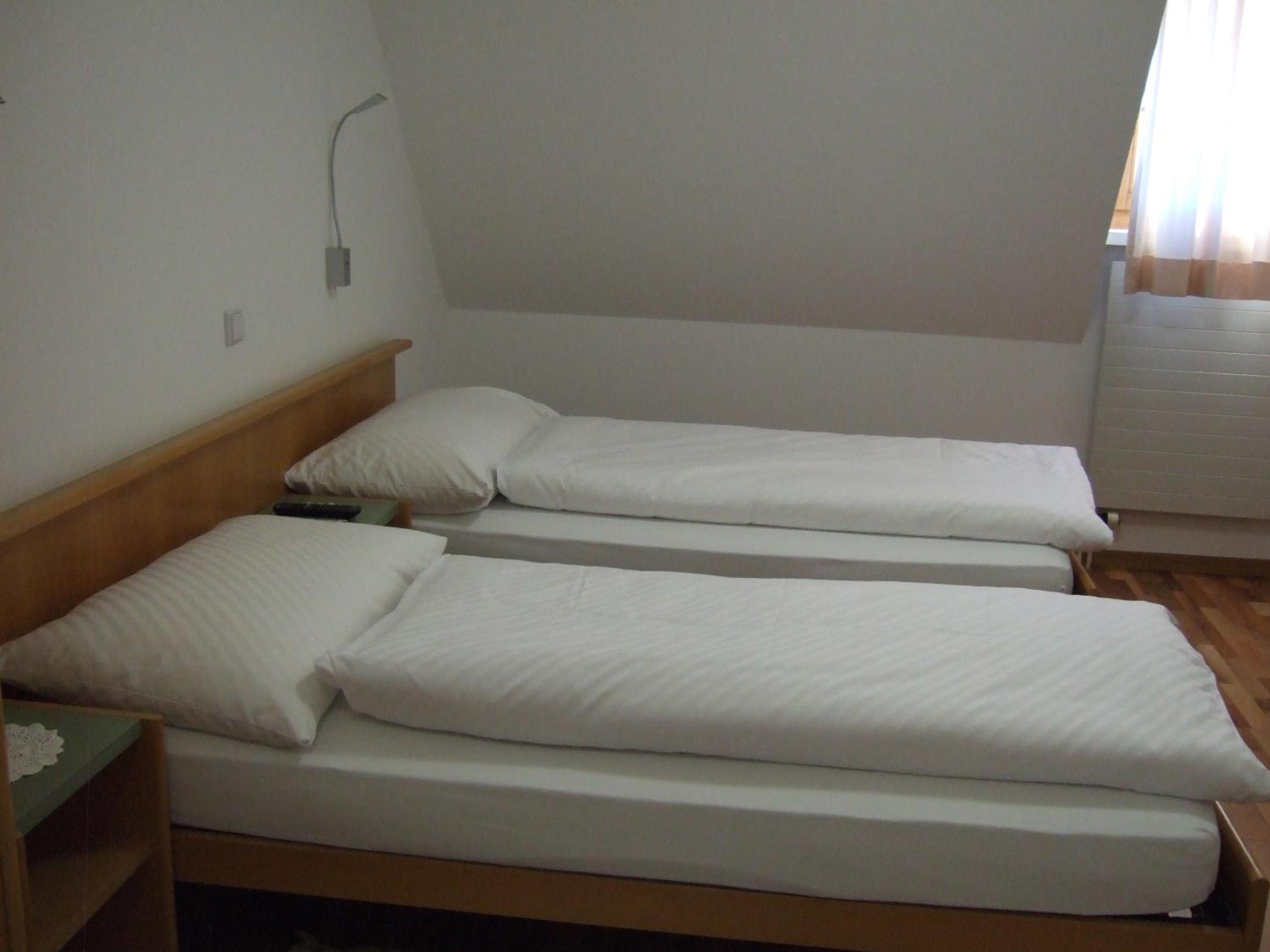 Double Room - Photo 6