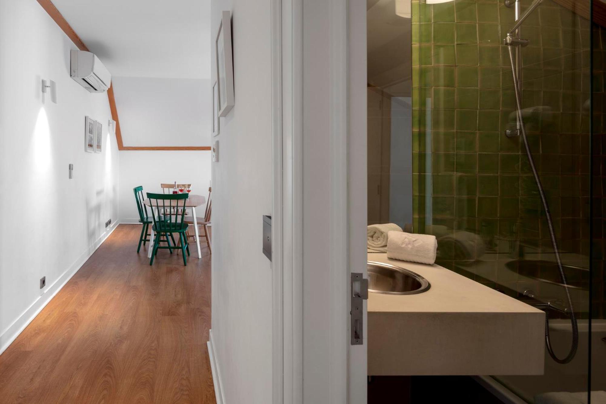 One-Bedroom Apartment photo 2