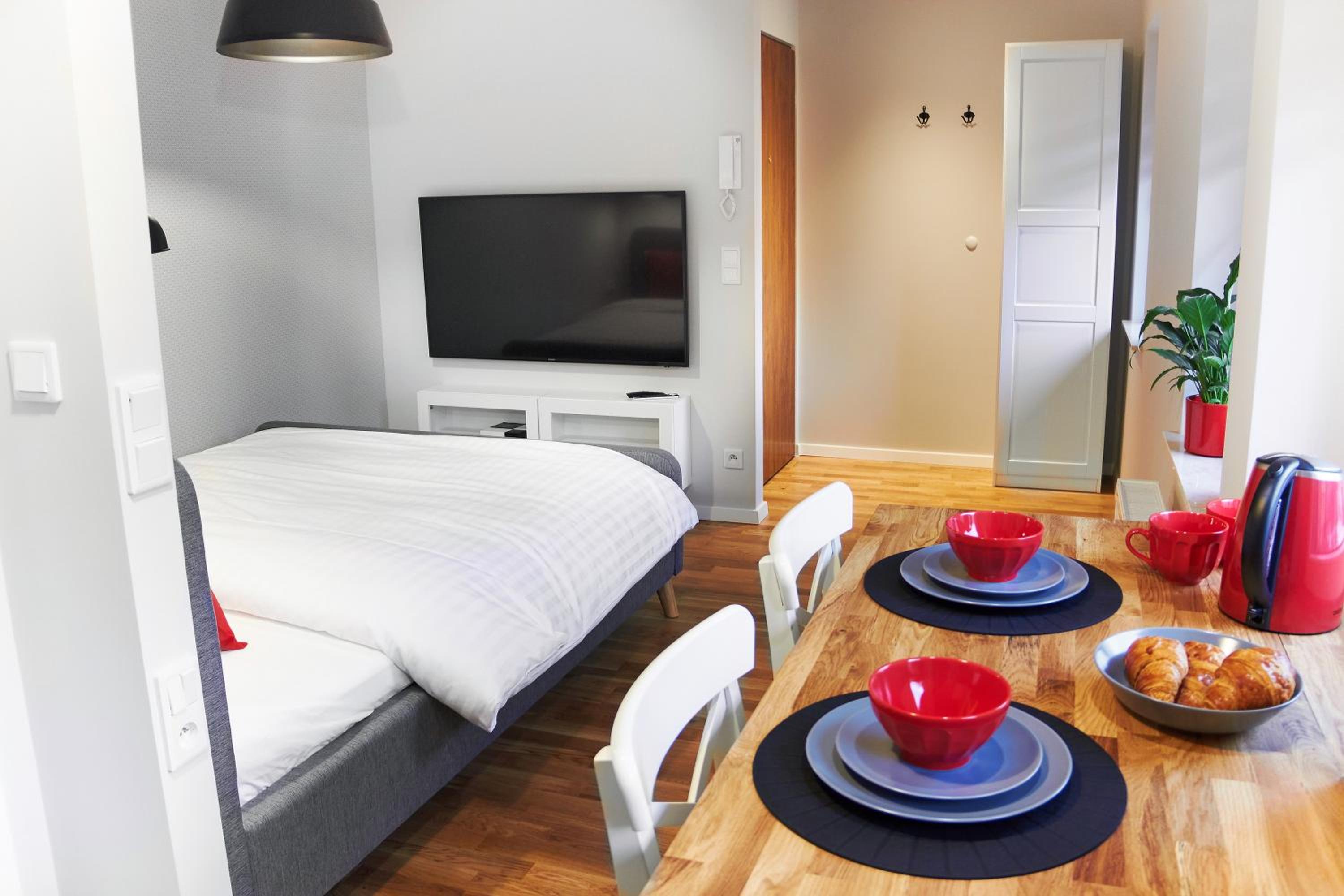Studio Apartment photo 1
