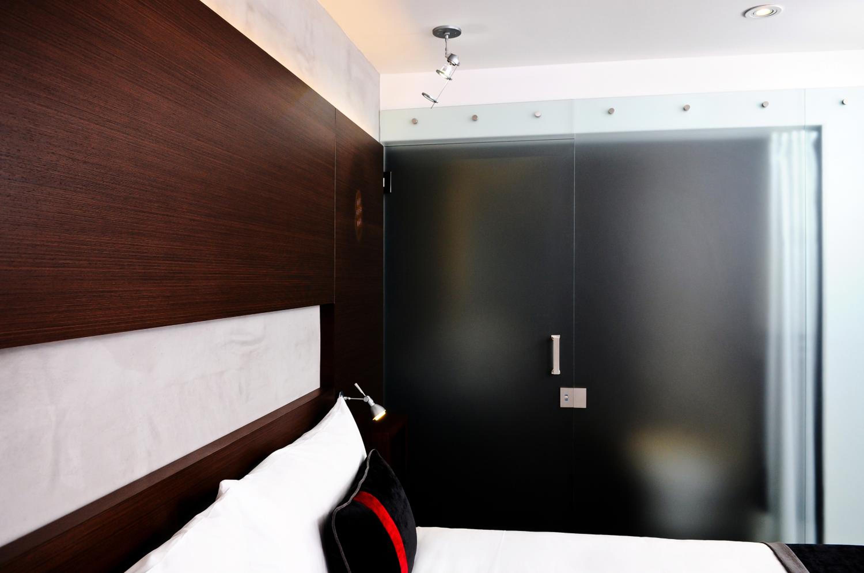 Deluxe King Room - Photo 4