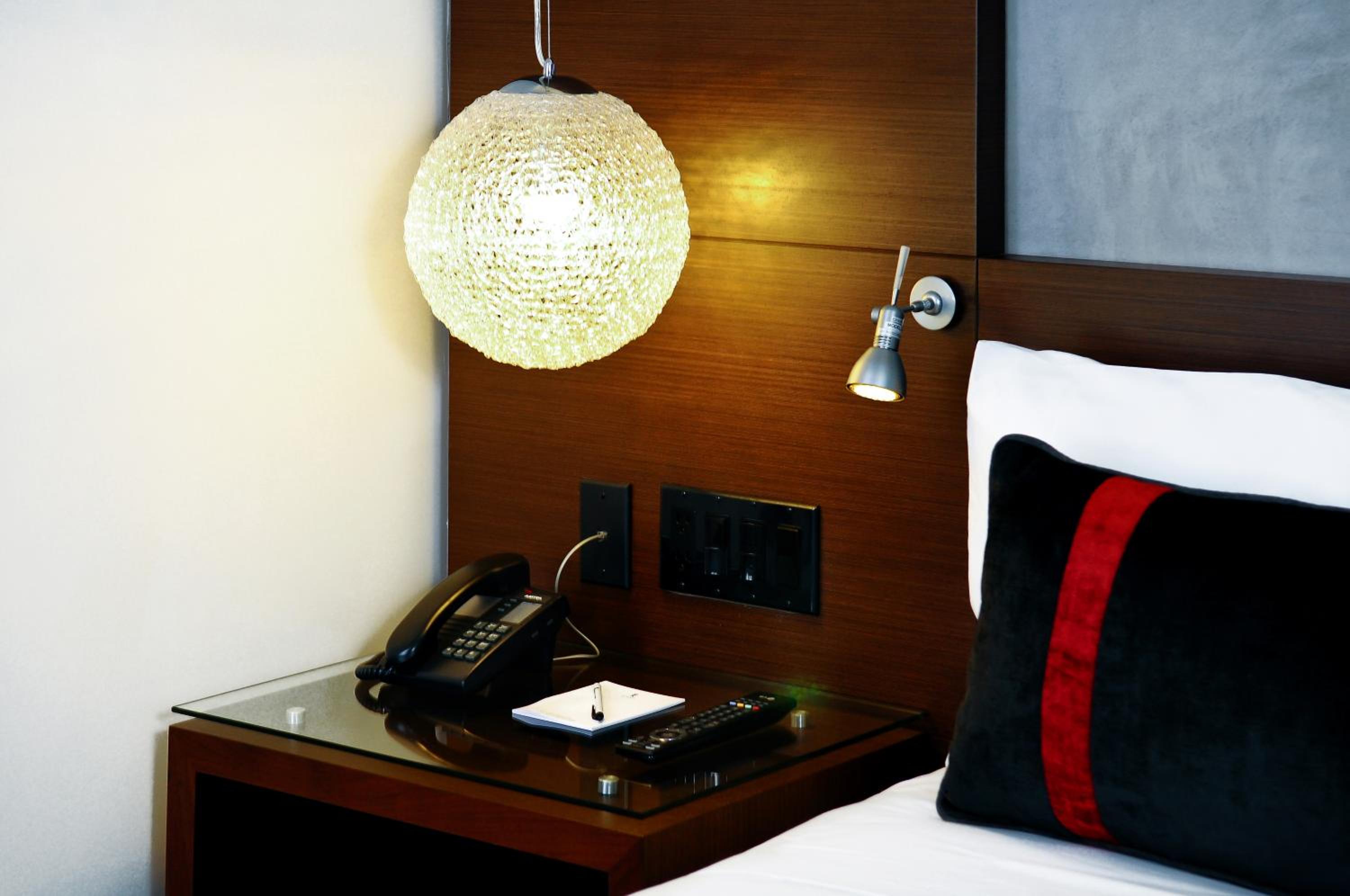 Deluxe King Room - Photo 6