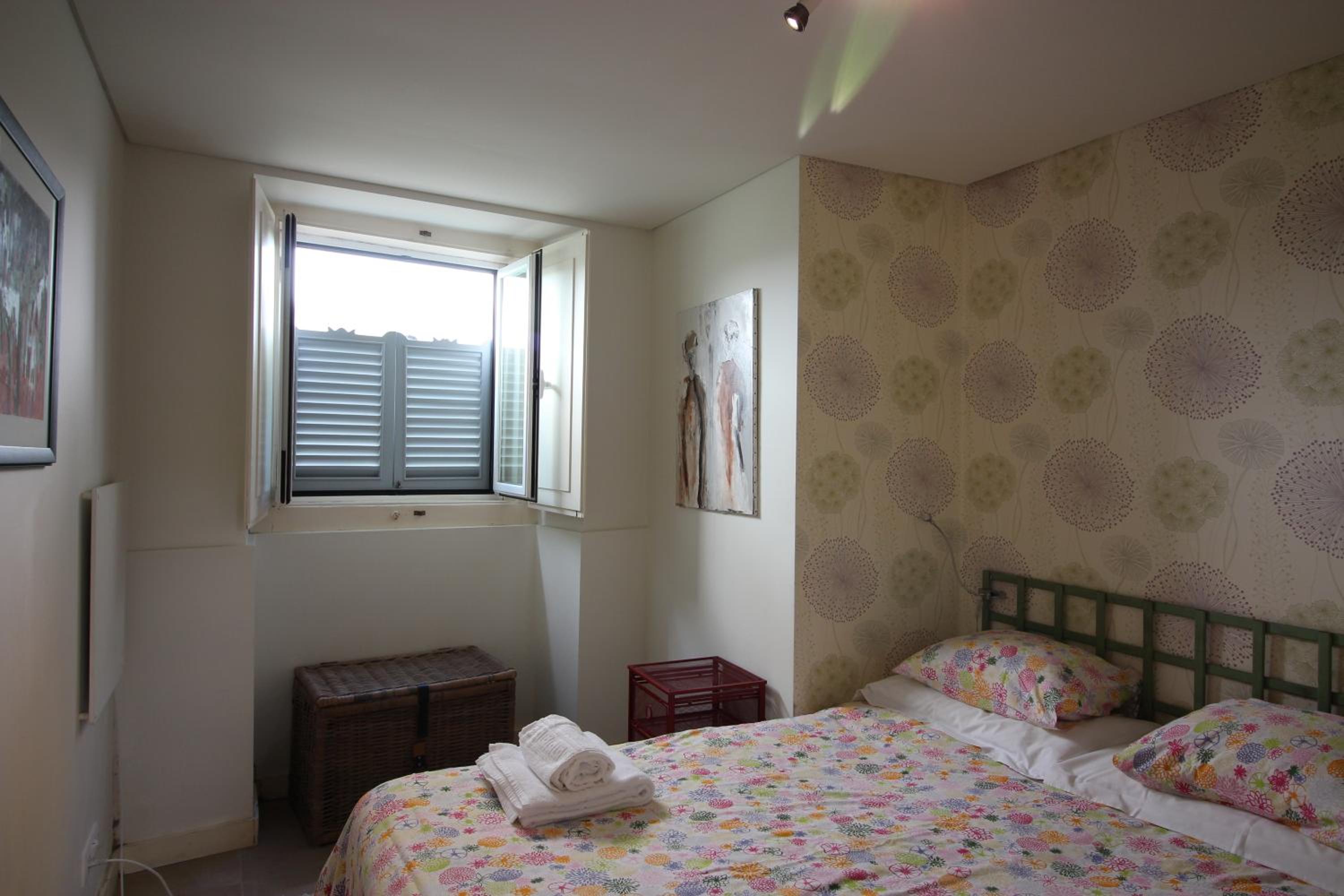 One-Bedroom Apartment - Photo 7