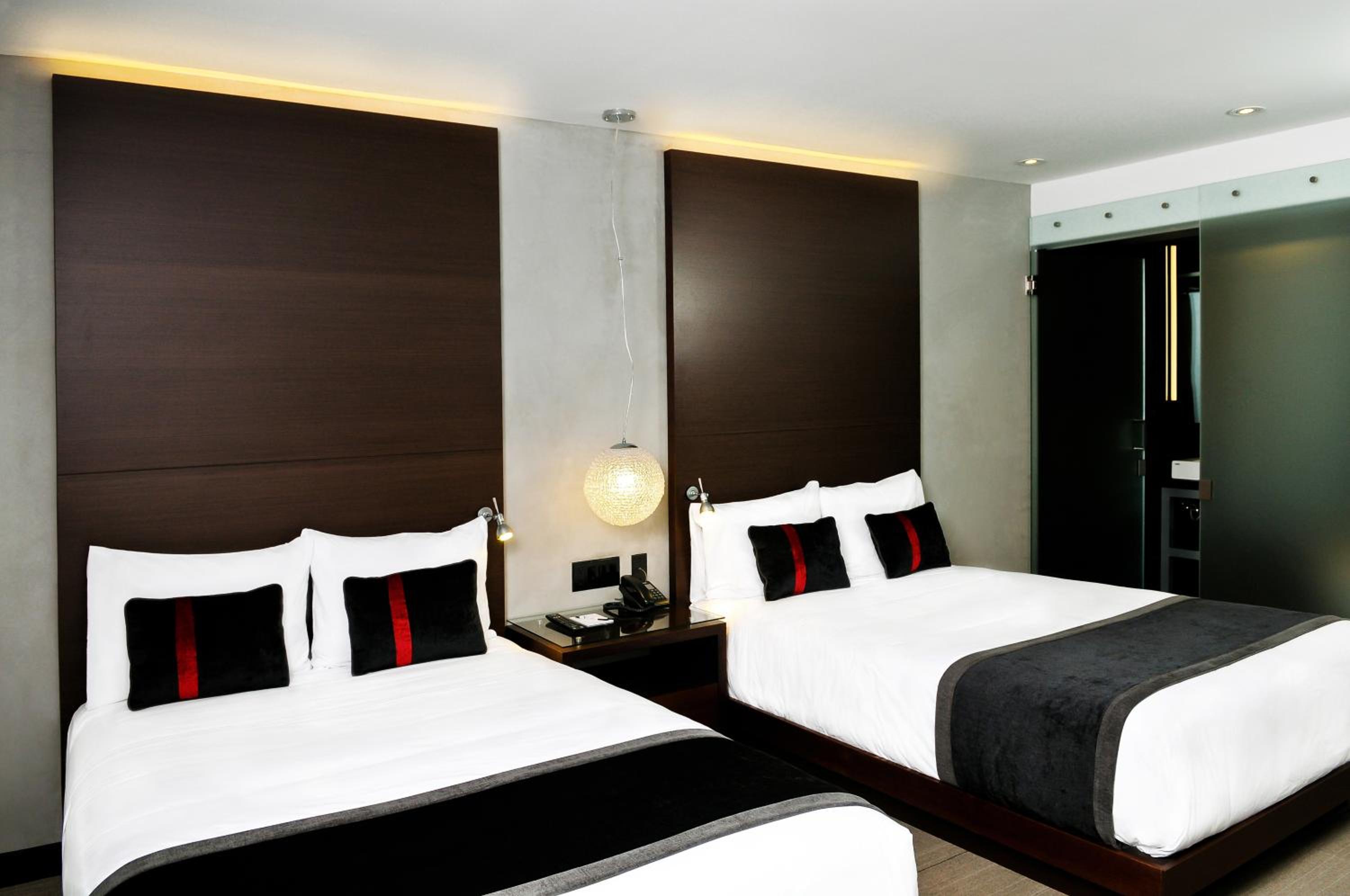 Deluxe Double Room with Two Double Beds - Photo 6