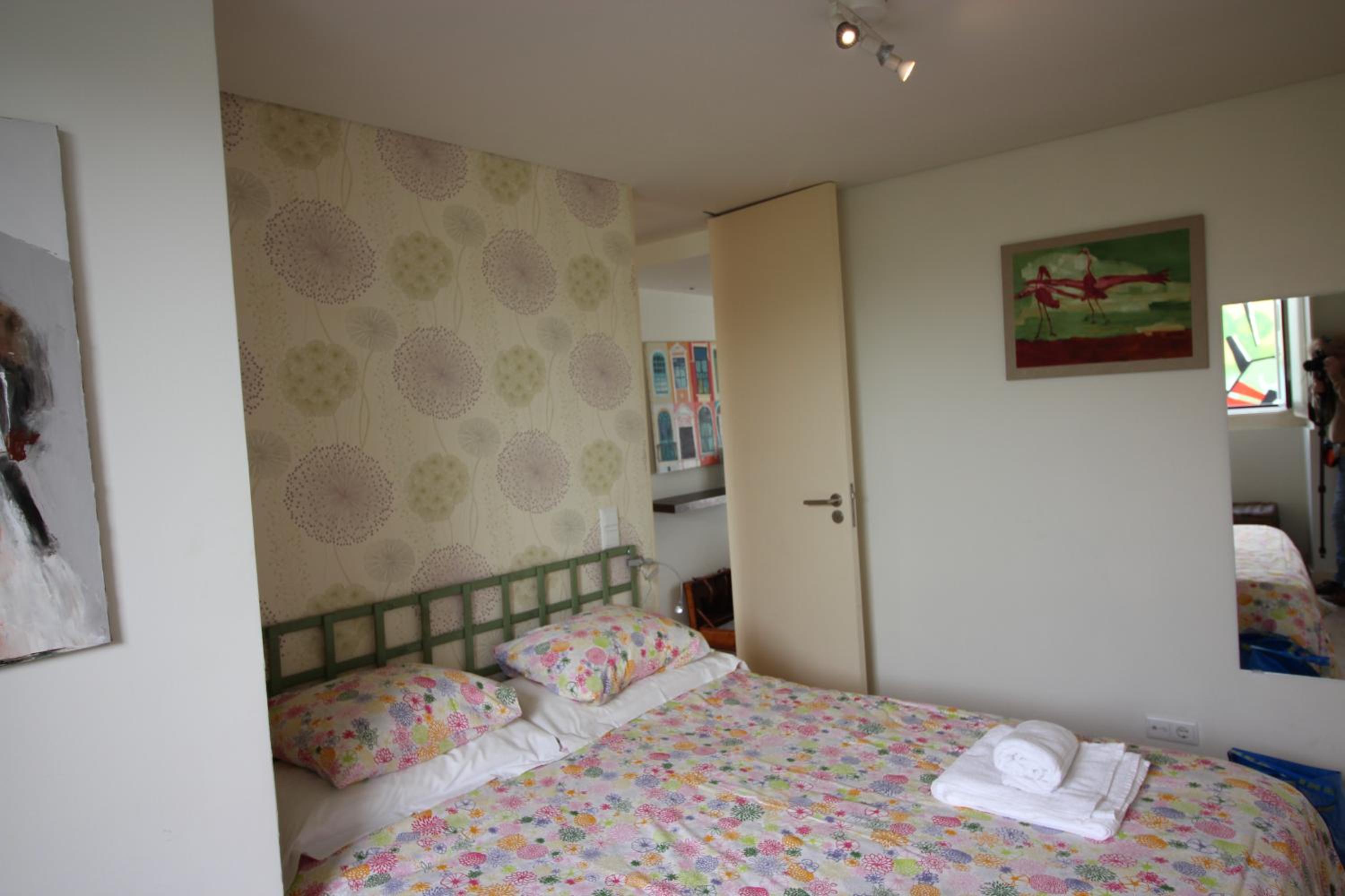 One-Bedroom Apartment - Photo 8