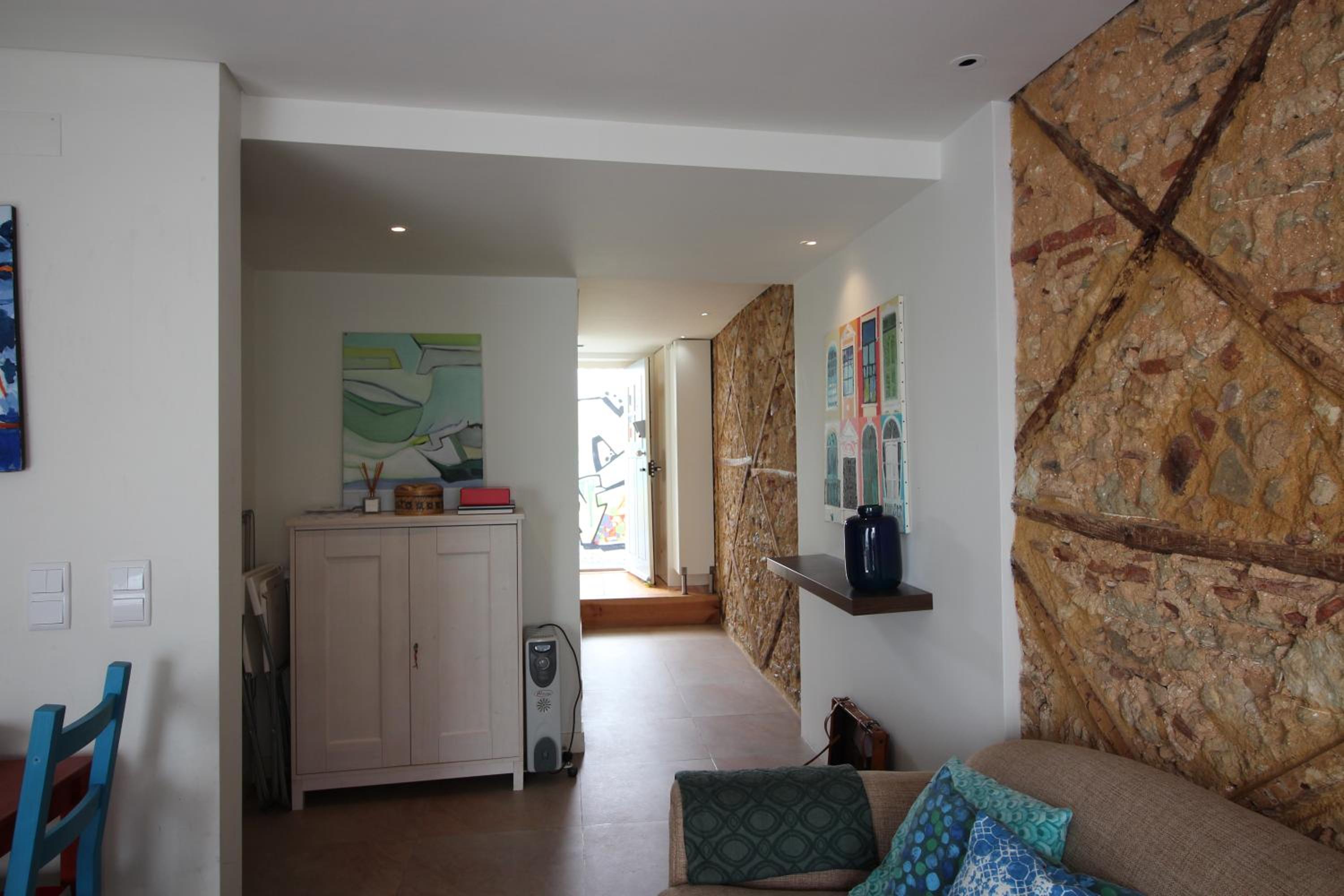 One-Bedroom Apartment - Photo 9