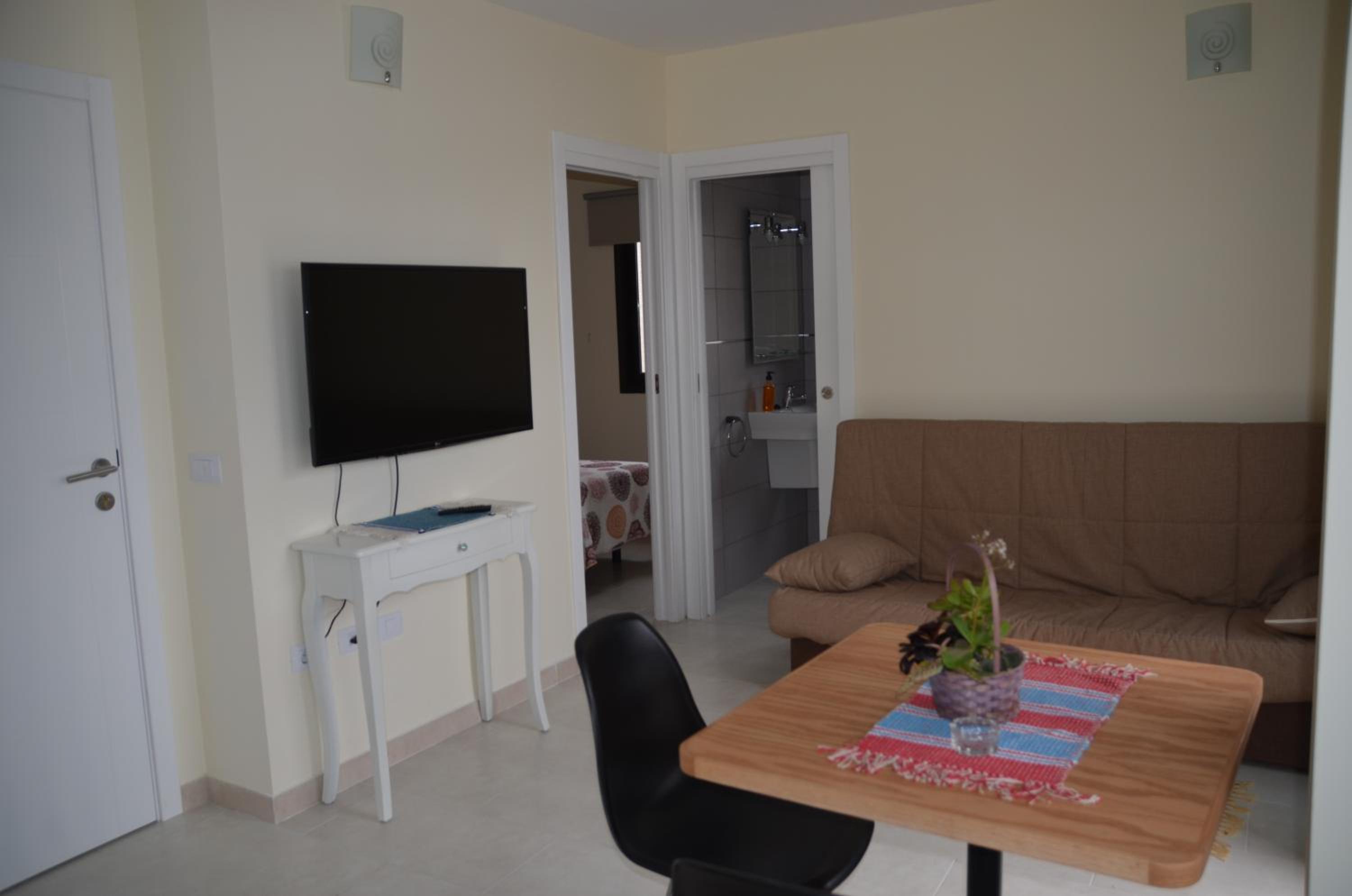 Apartment with Sea View with Balcony - Photo 15