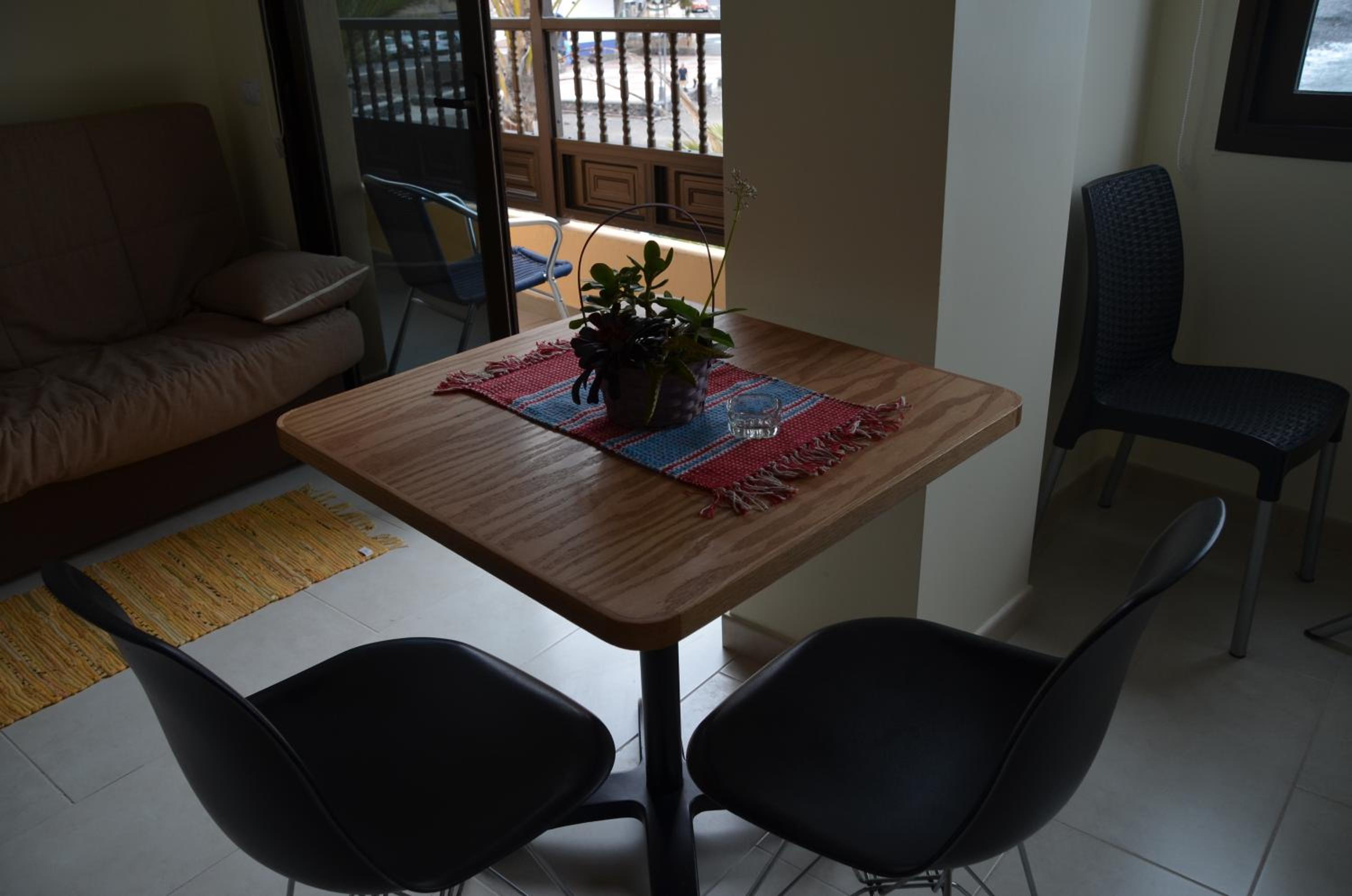 Apartment with Sea View with Balcony - Photo 8