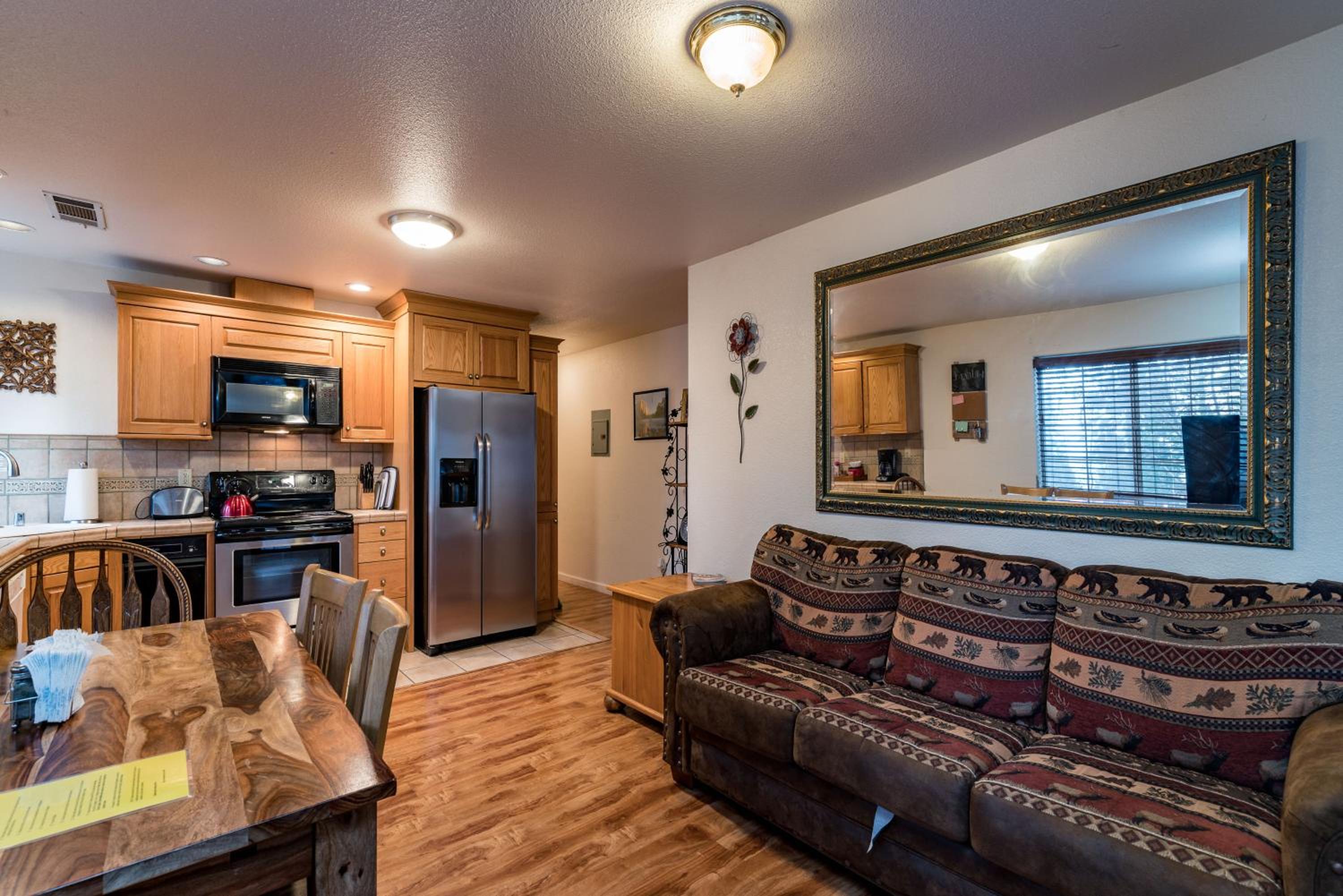 Three-Bedroom Townhouse photo 2