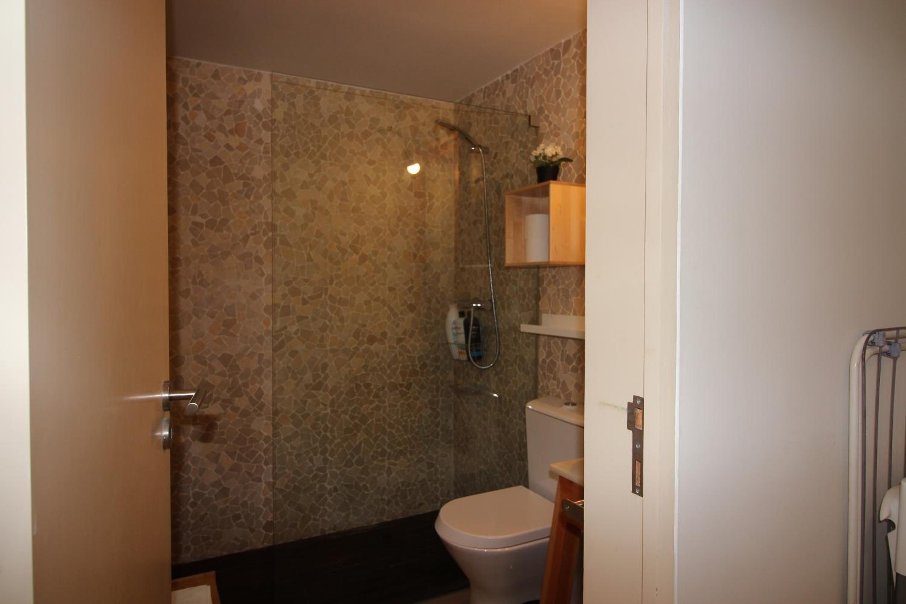 One-Bedroom Apartment - Photo 12