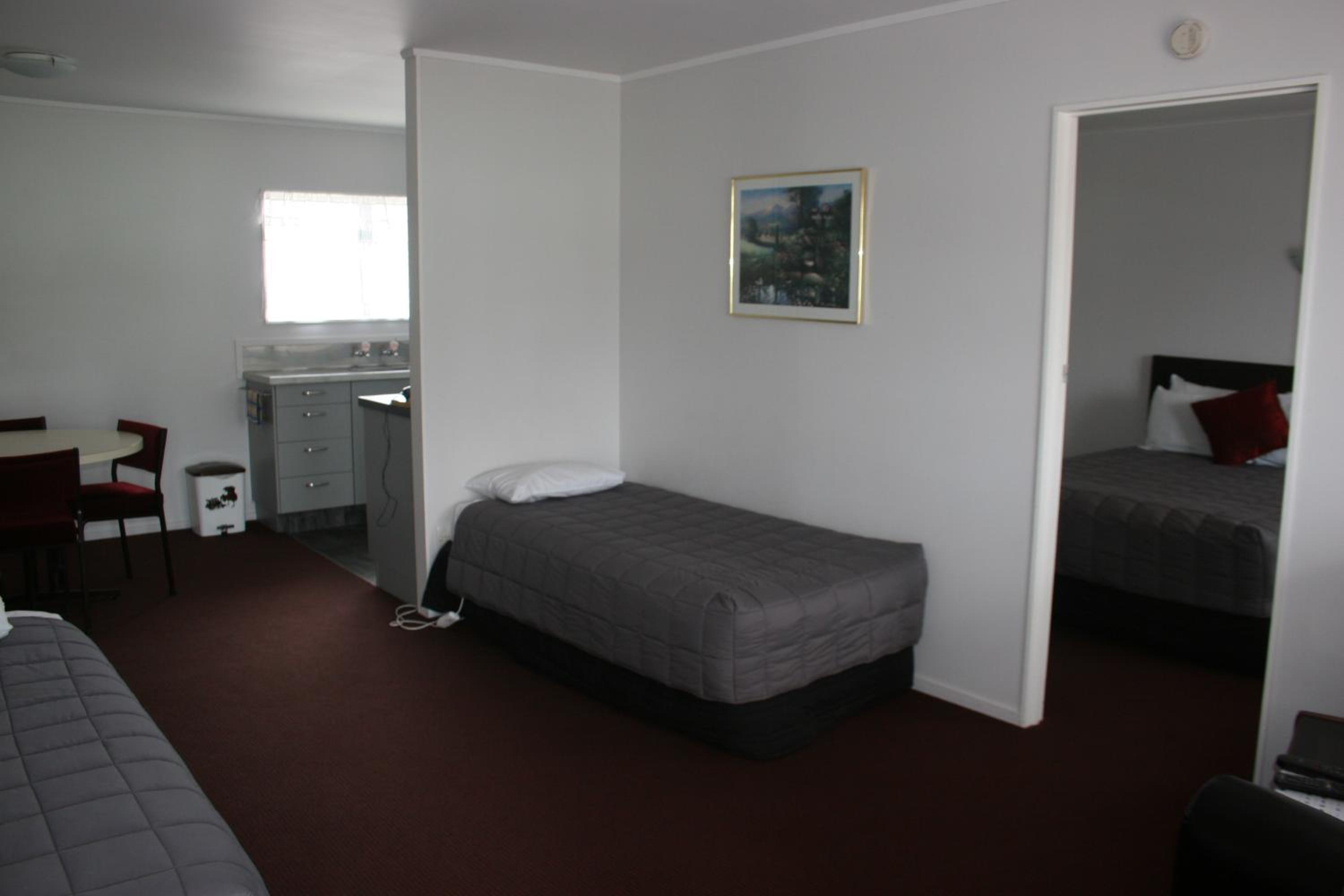 One-Bedroom Apartment photo 3