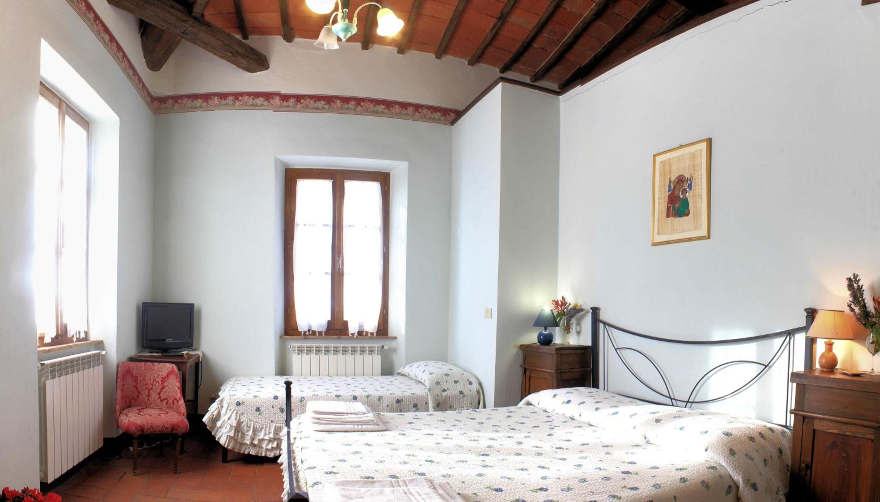 Basic Triple Room photo 1