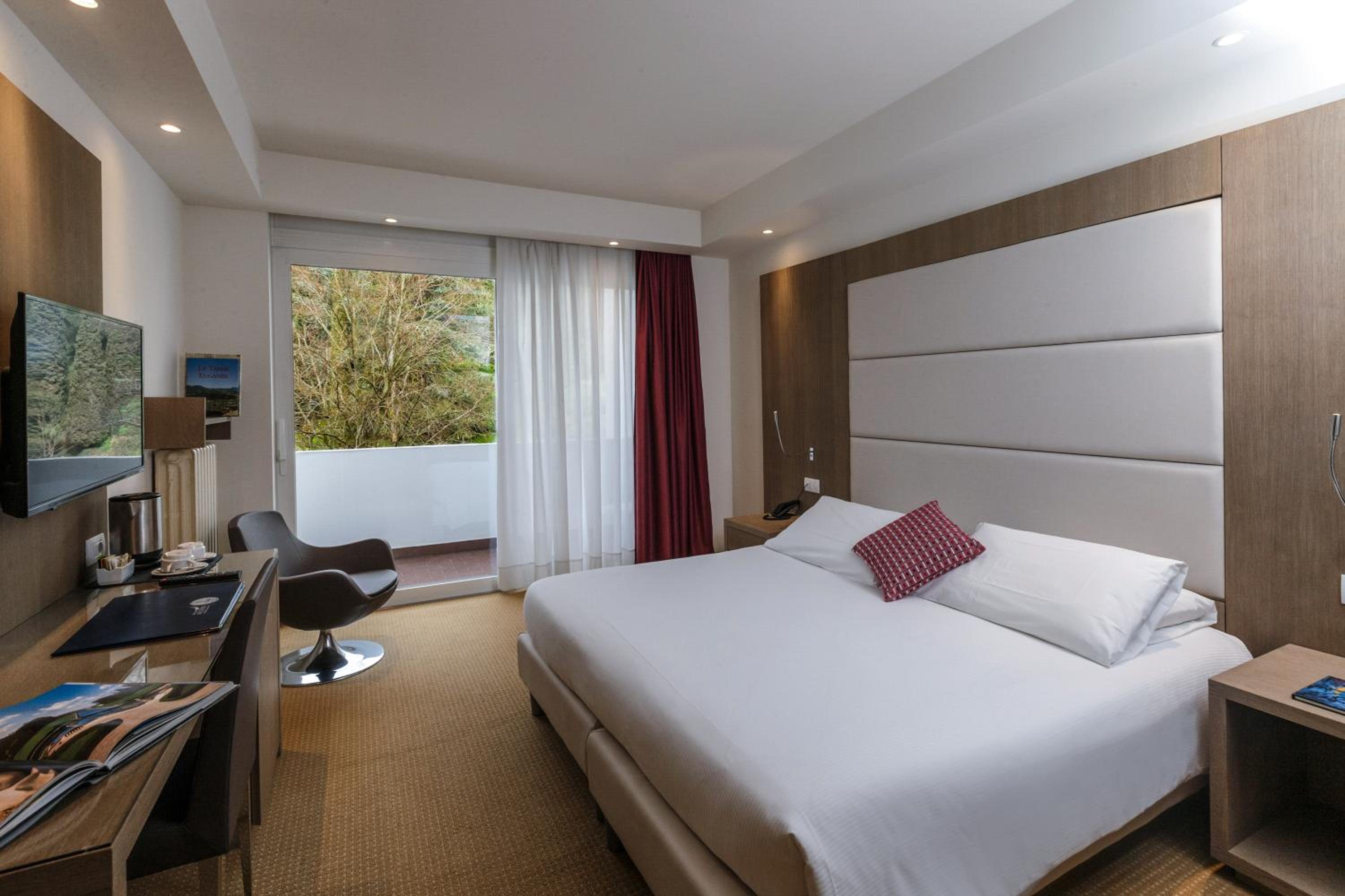 Superior Double or Twin Room - Photo 3