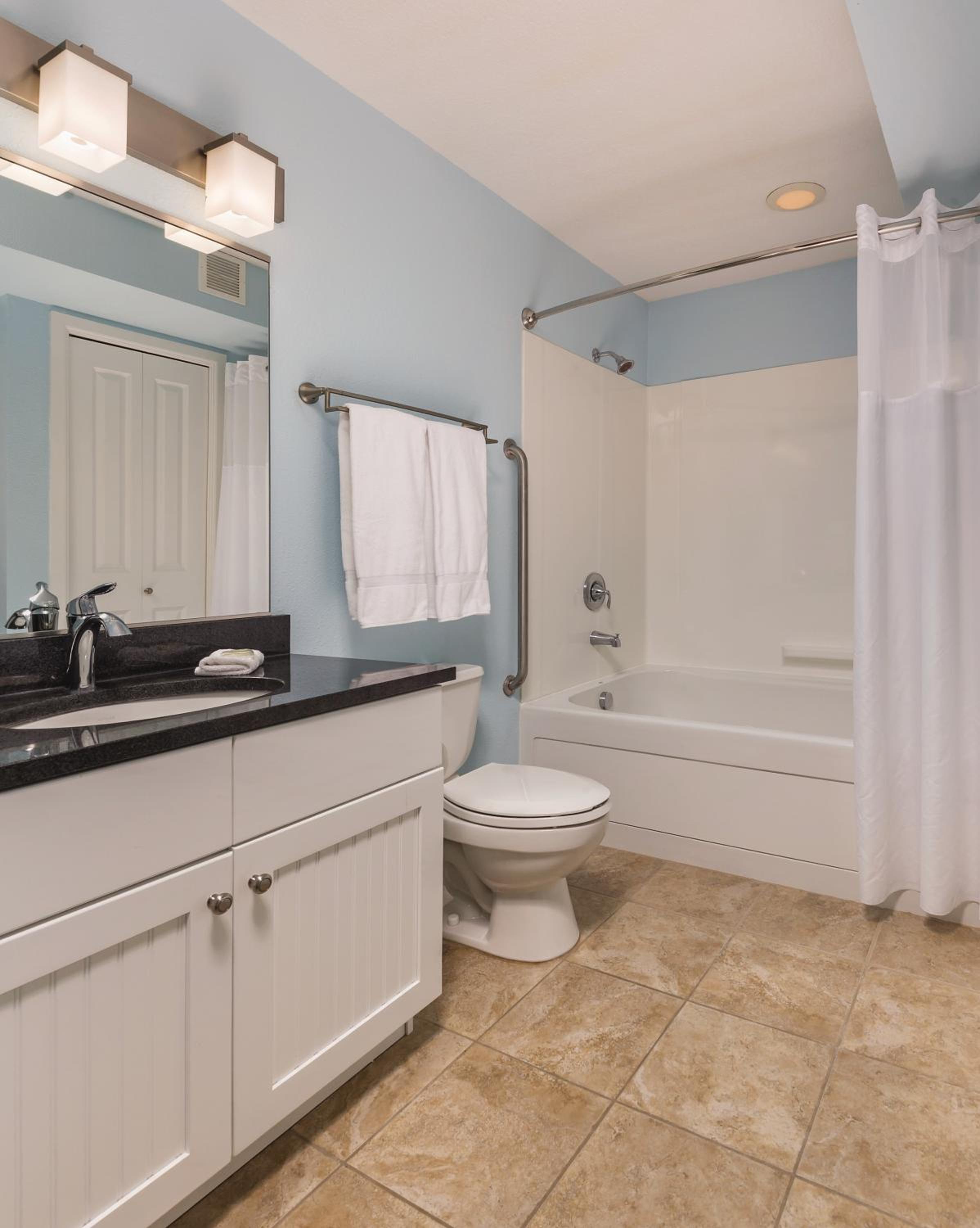 Three-Bedroom Suite photo 3