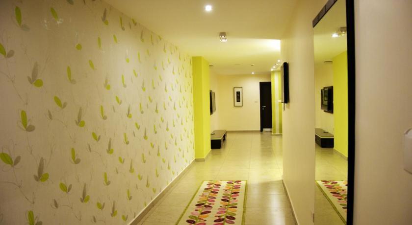 City Rose Suite (2 Adults) photo 3