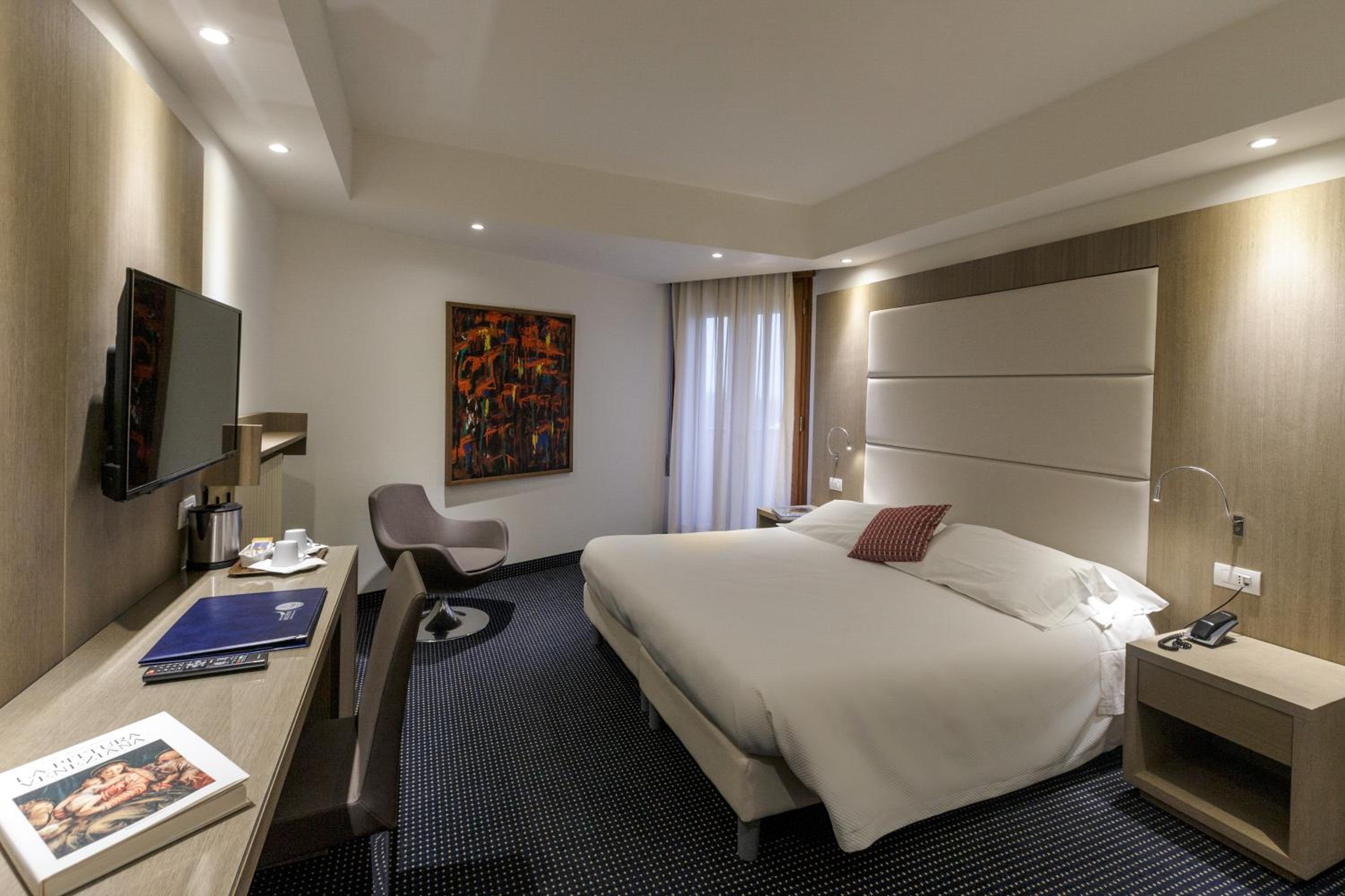 Superior Double or Twin Room - Photo 1