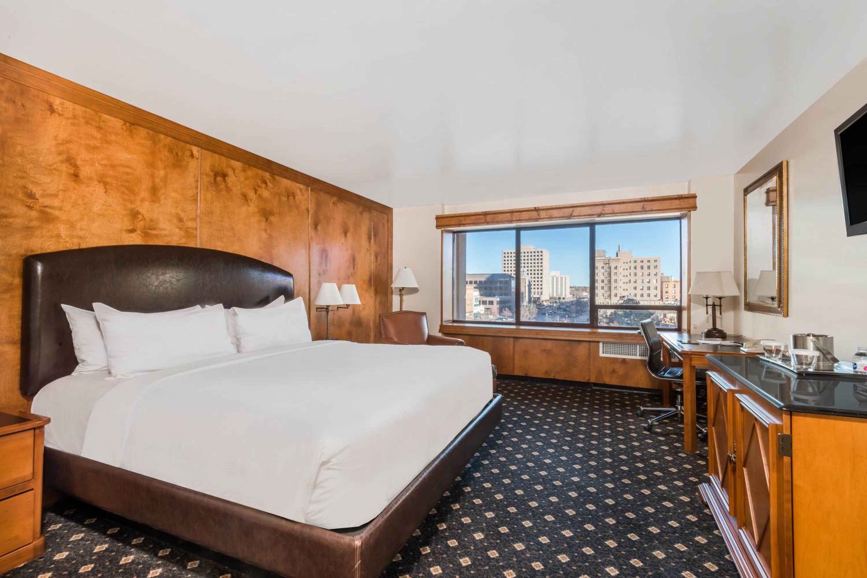 King Room with City View - Photo 1
