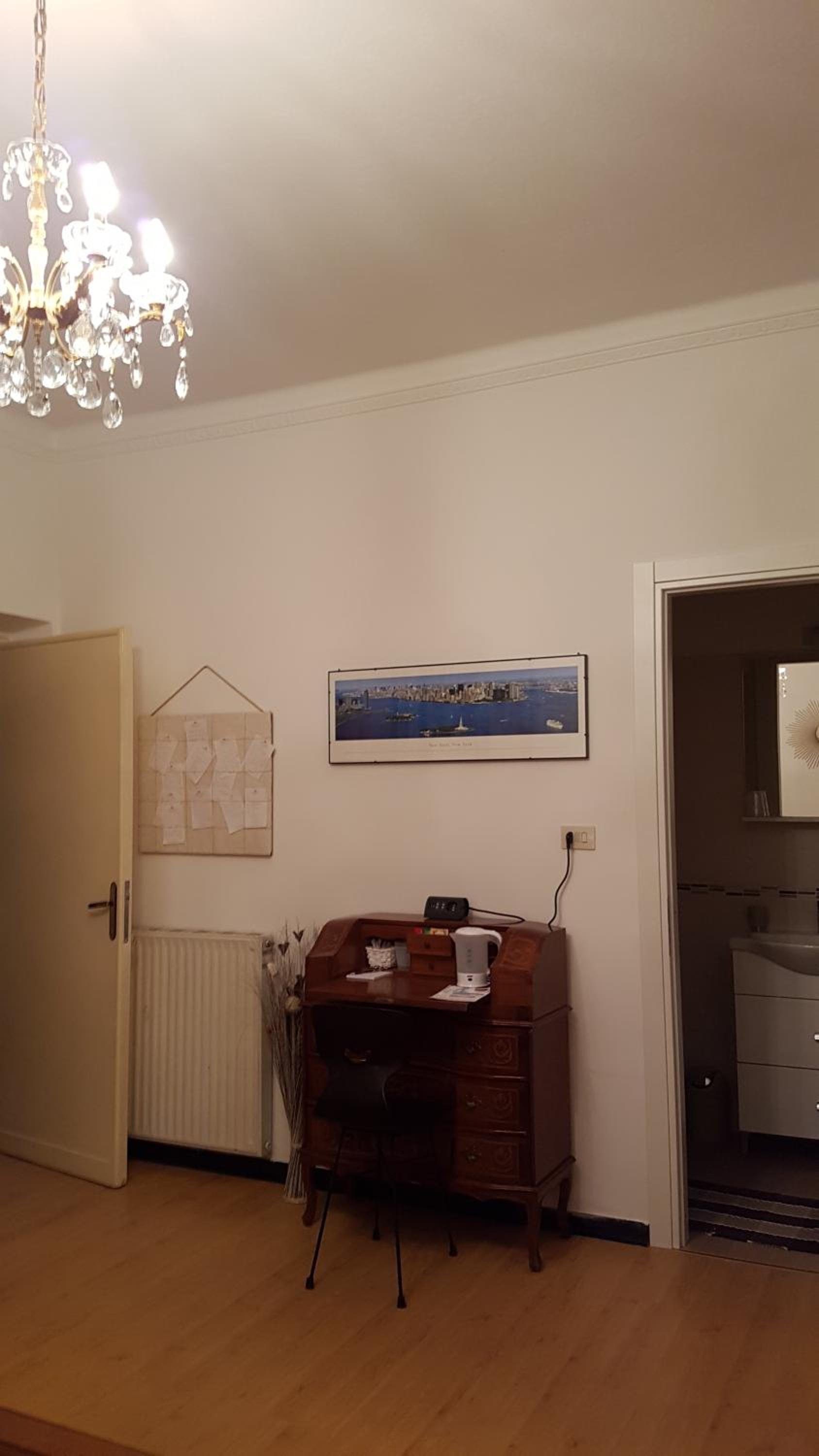 Double Room with Balcony - Photo 3