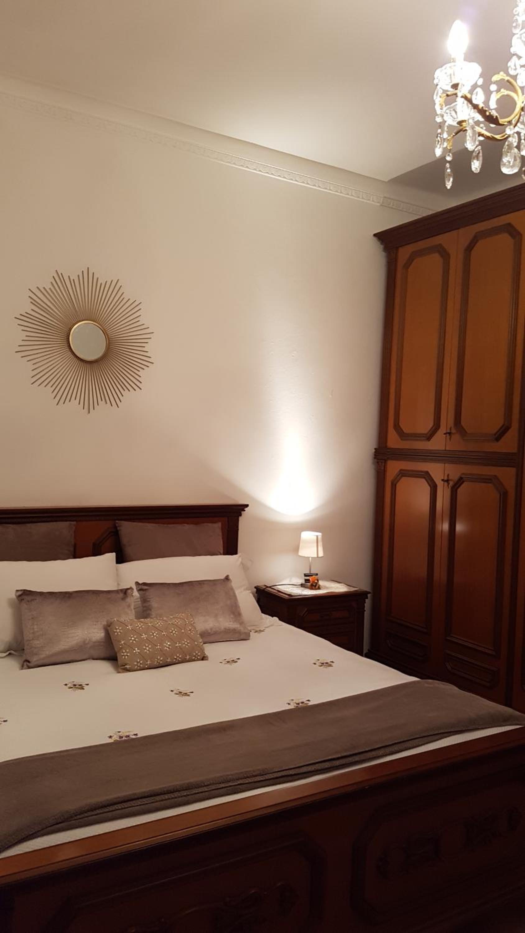Double Room with Balcony - Photo 11