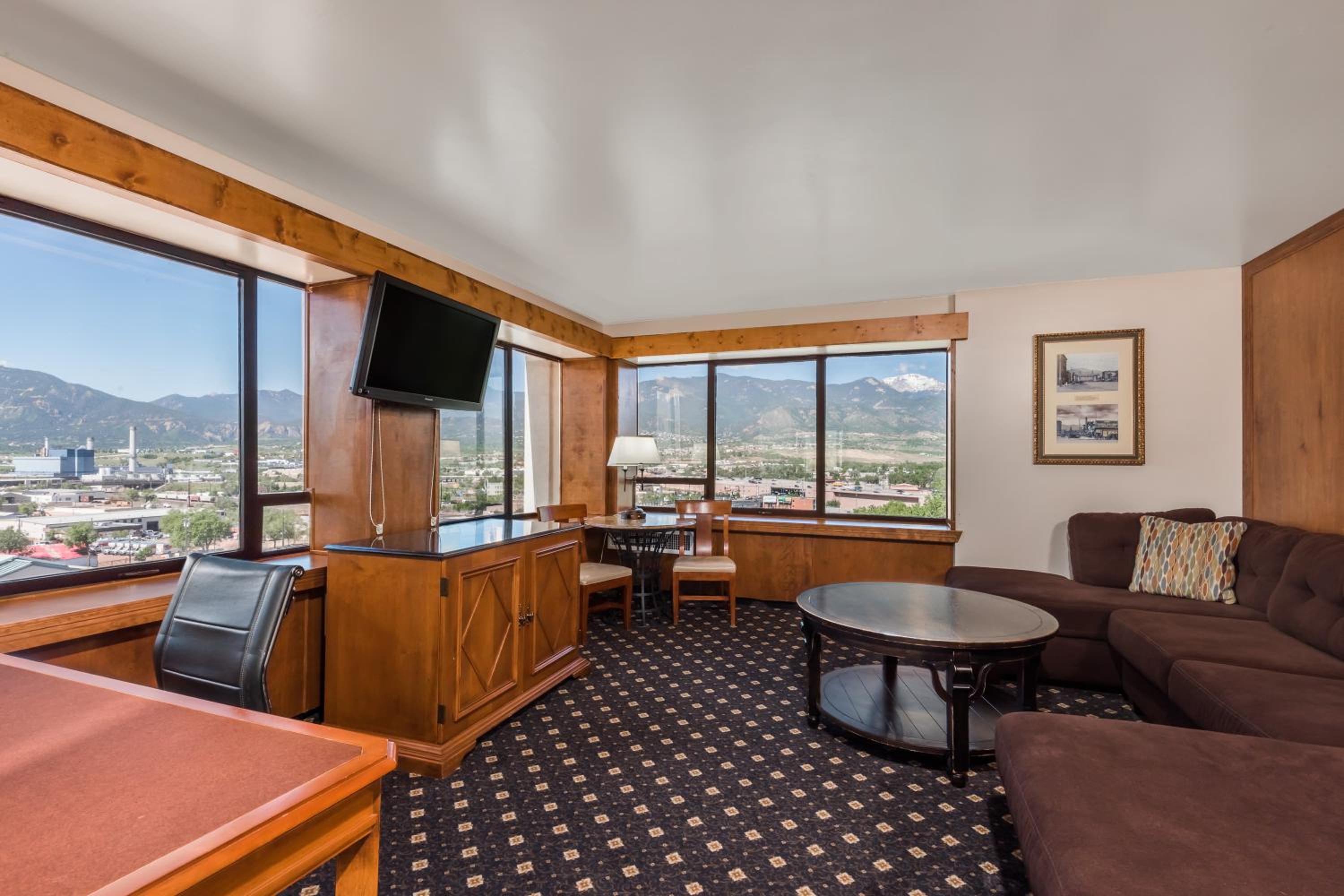 King Suite with Mountain View - Photo 1