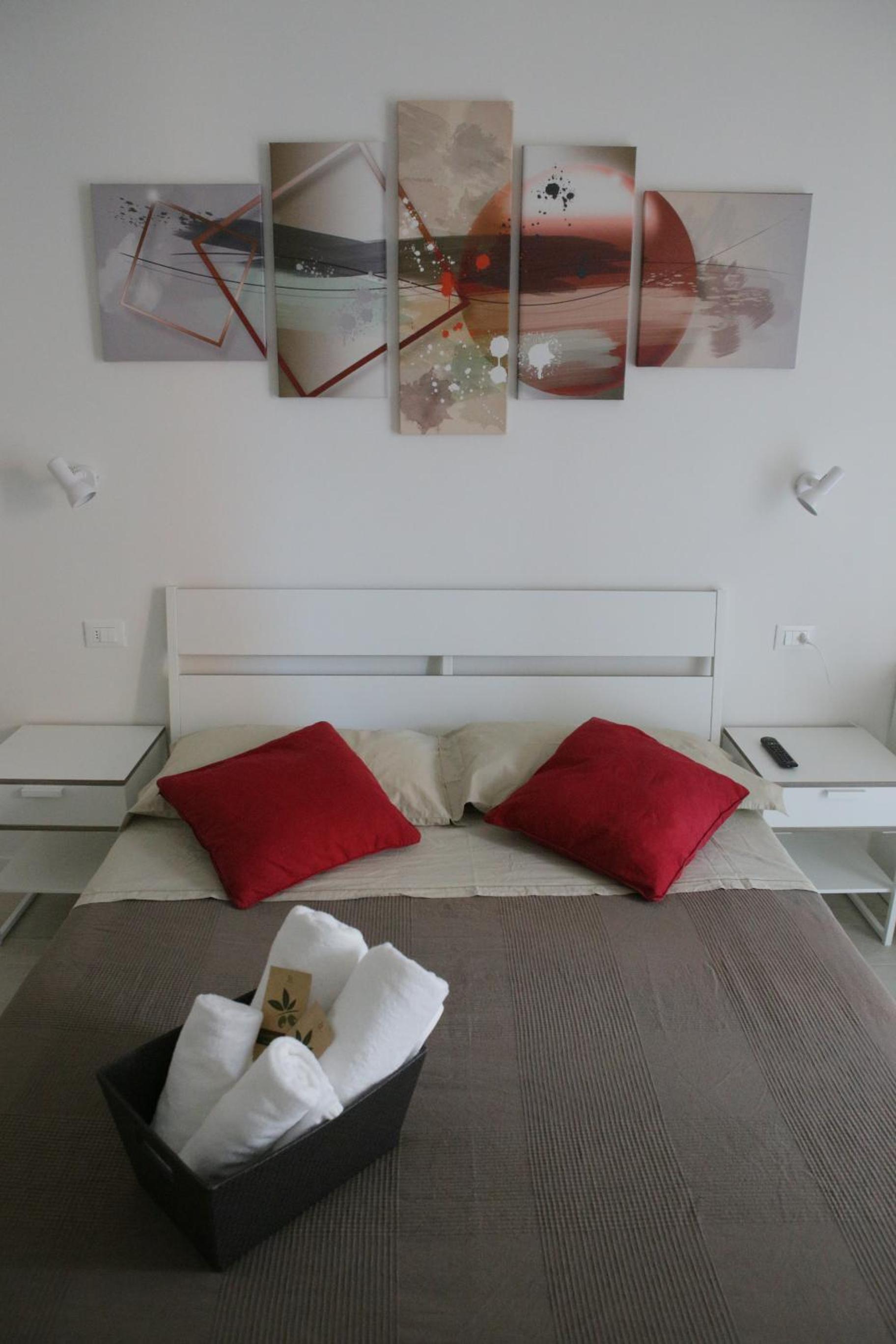 Double Room with Private Bathroom - Photo 6