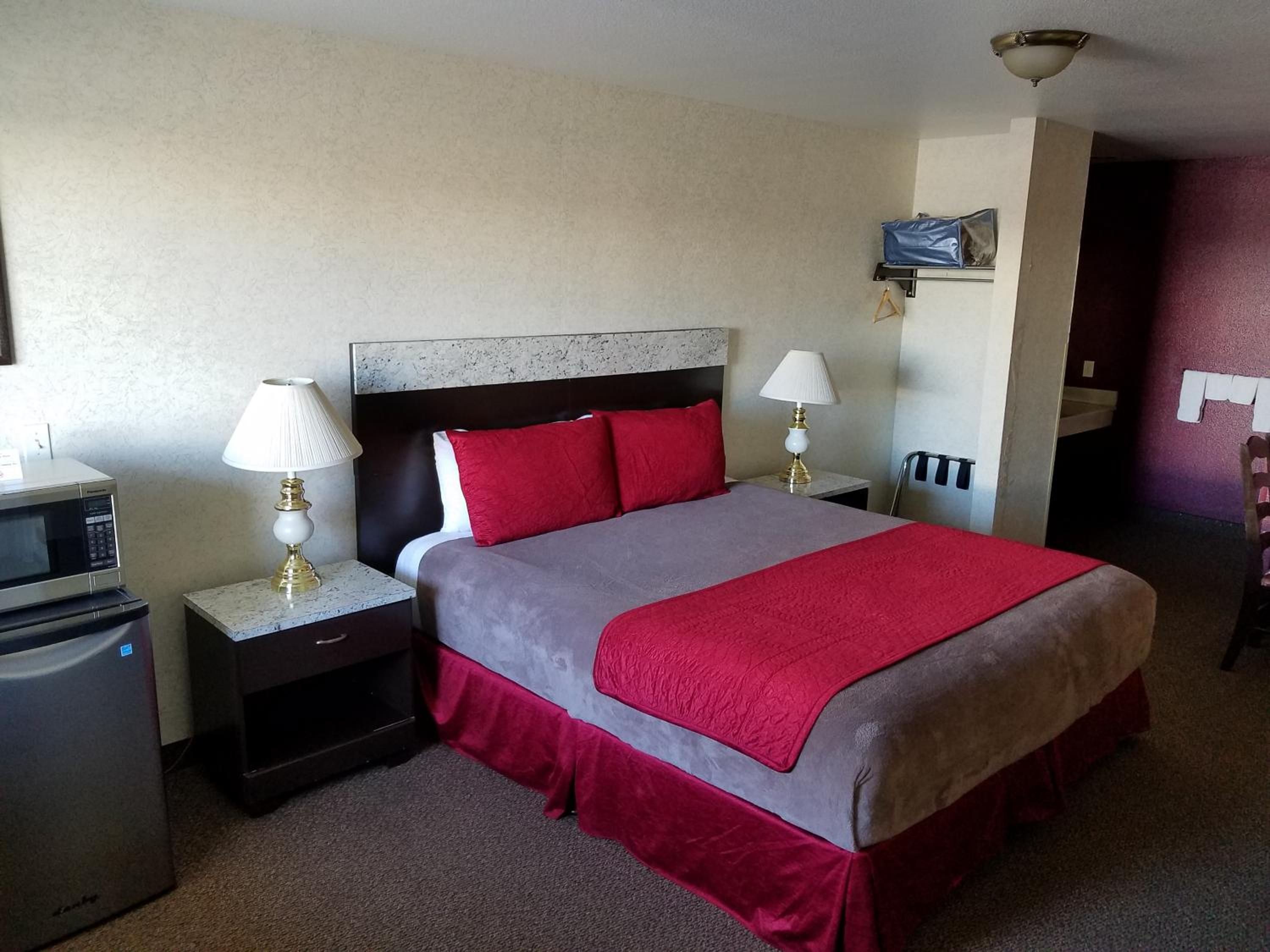 King Room - Non-Smoking photo 1