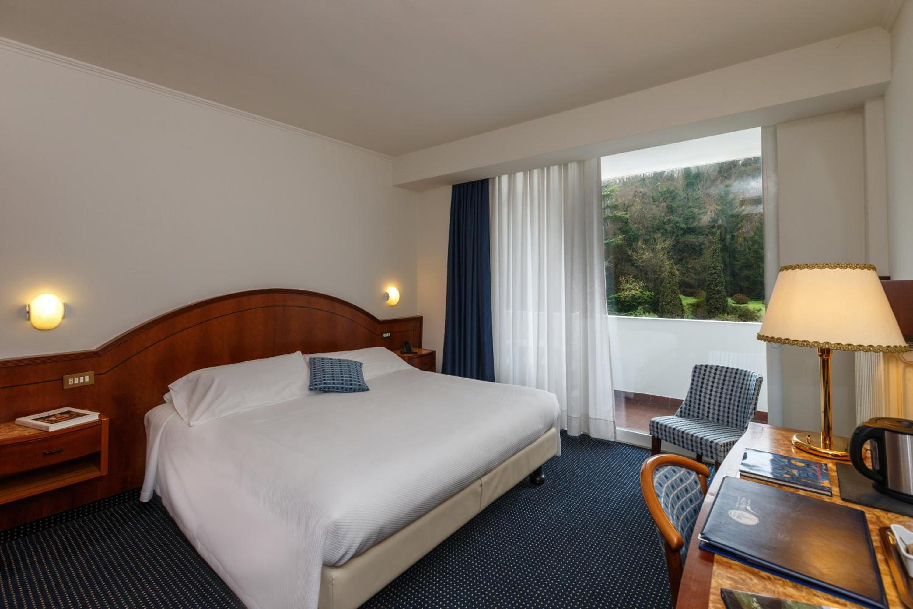 Executive Double or Twin Room - Photo 2