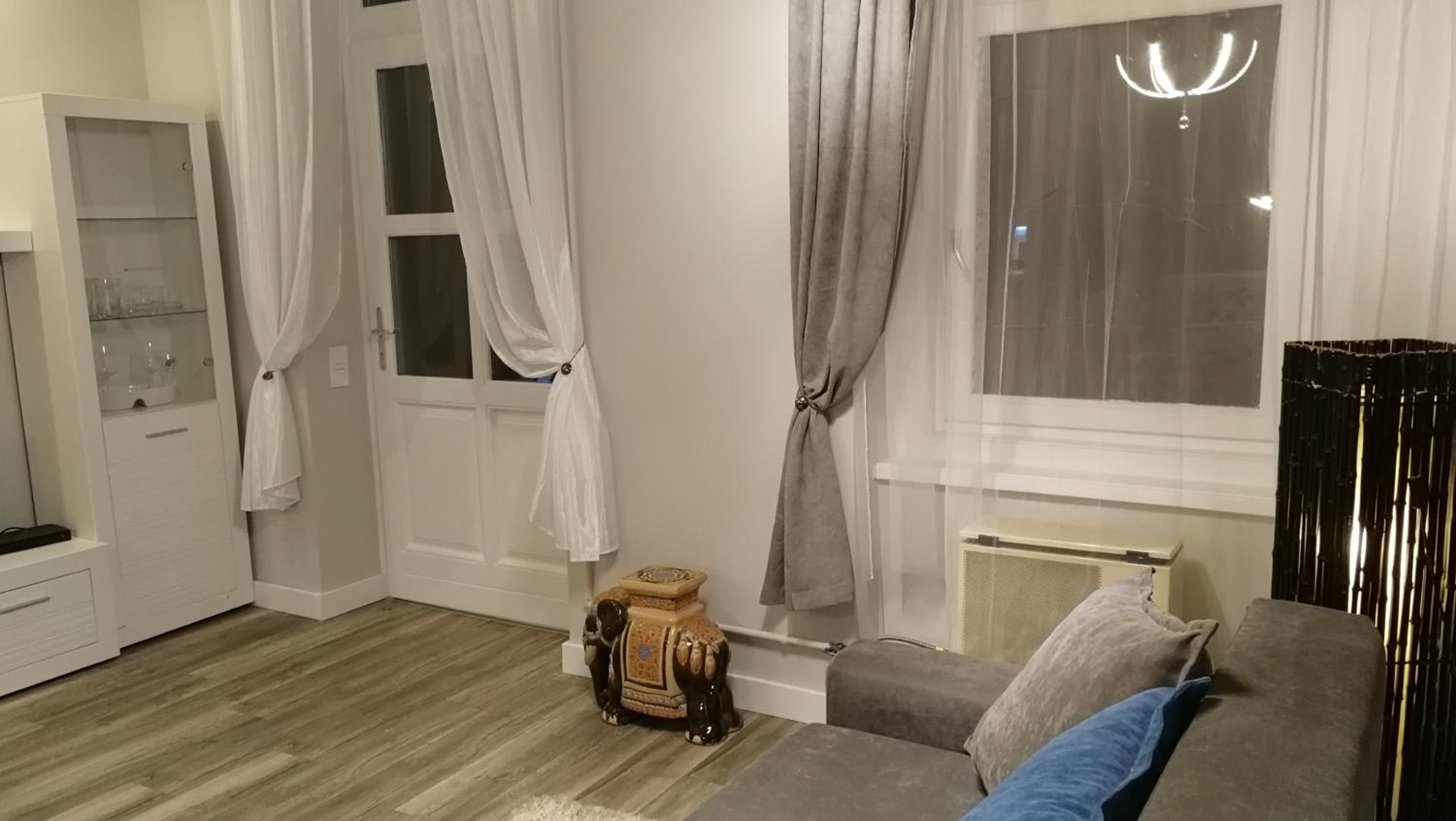 One-Bedroom Apartment - Photo 7