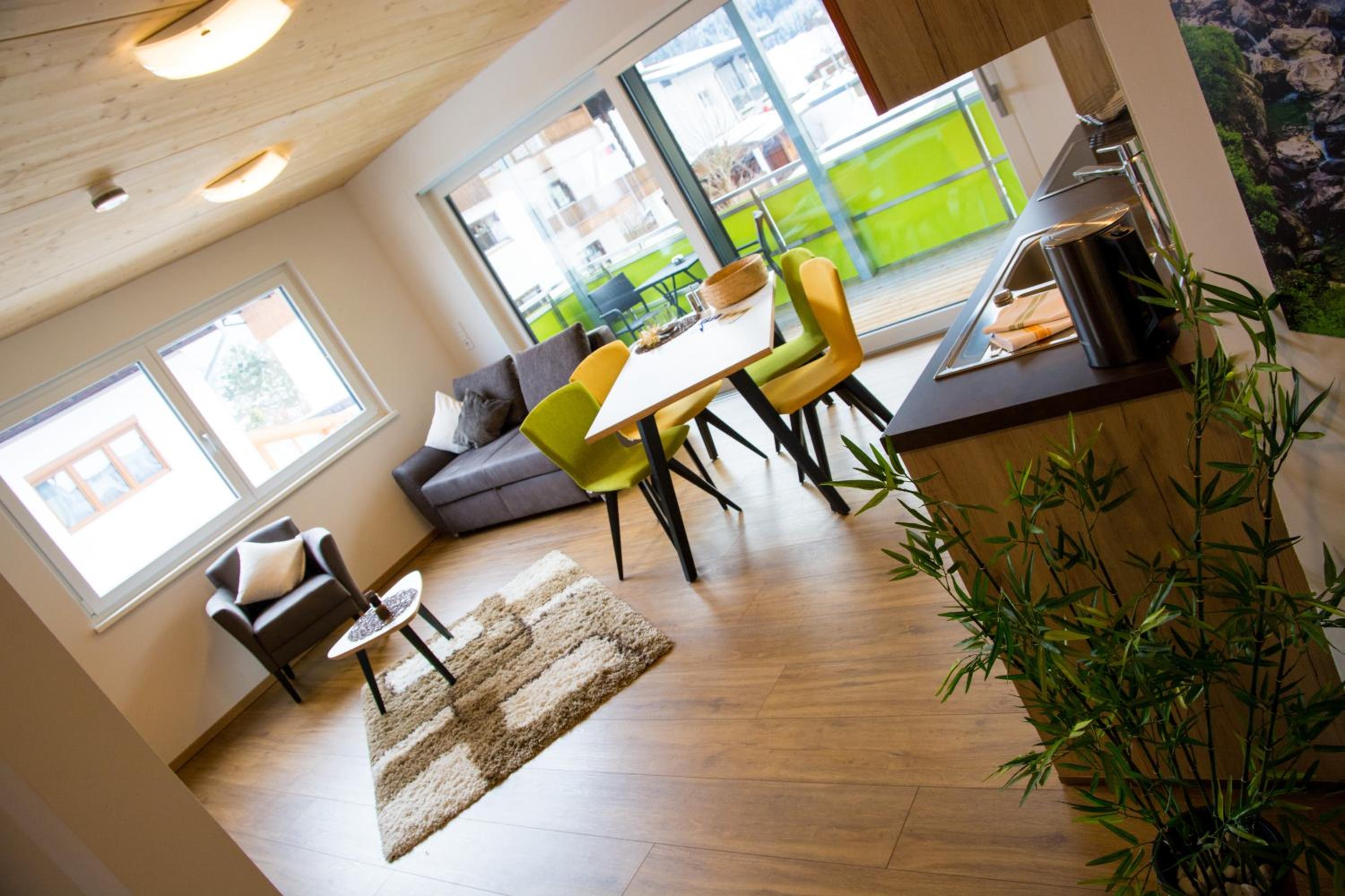 One-Bedroom Apartment with Balcony photo 1