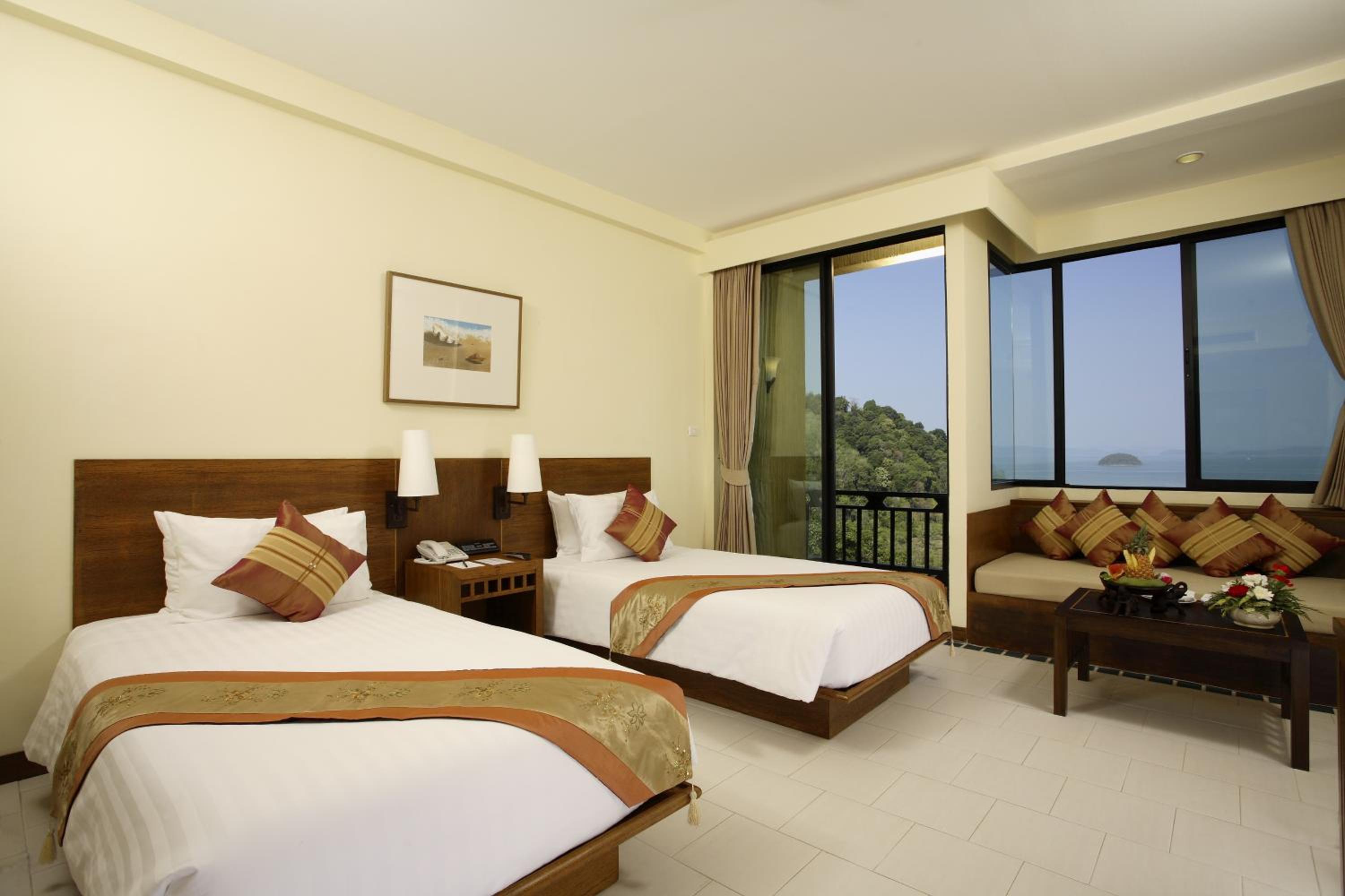Deluxe Twin Room with Sea View - Photo 7