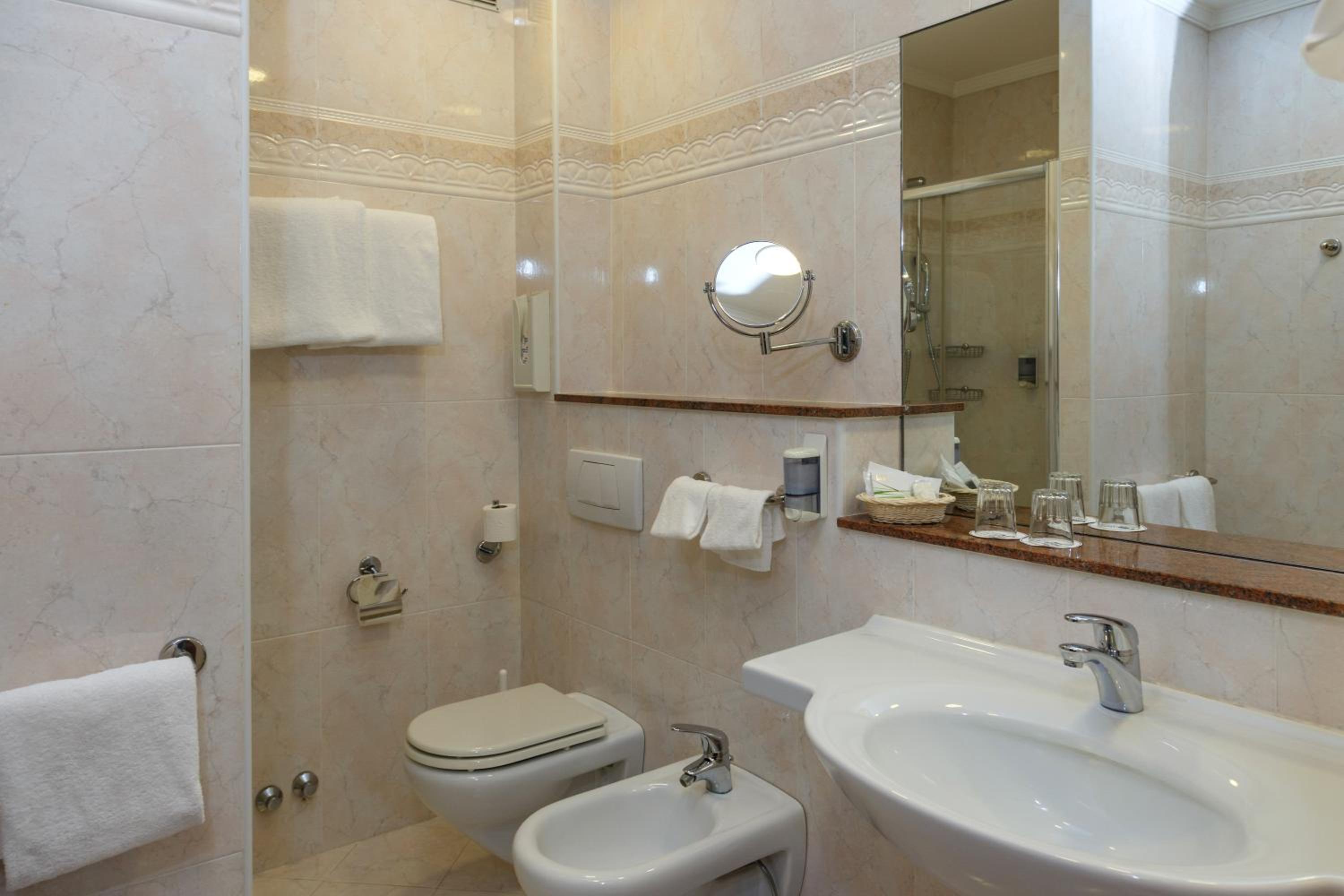 Executive Double or Twin Room - Photo 4