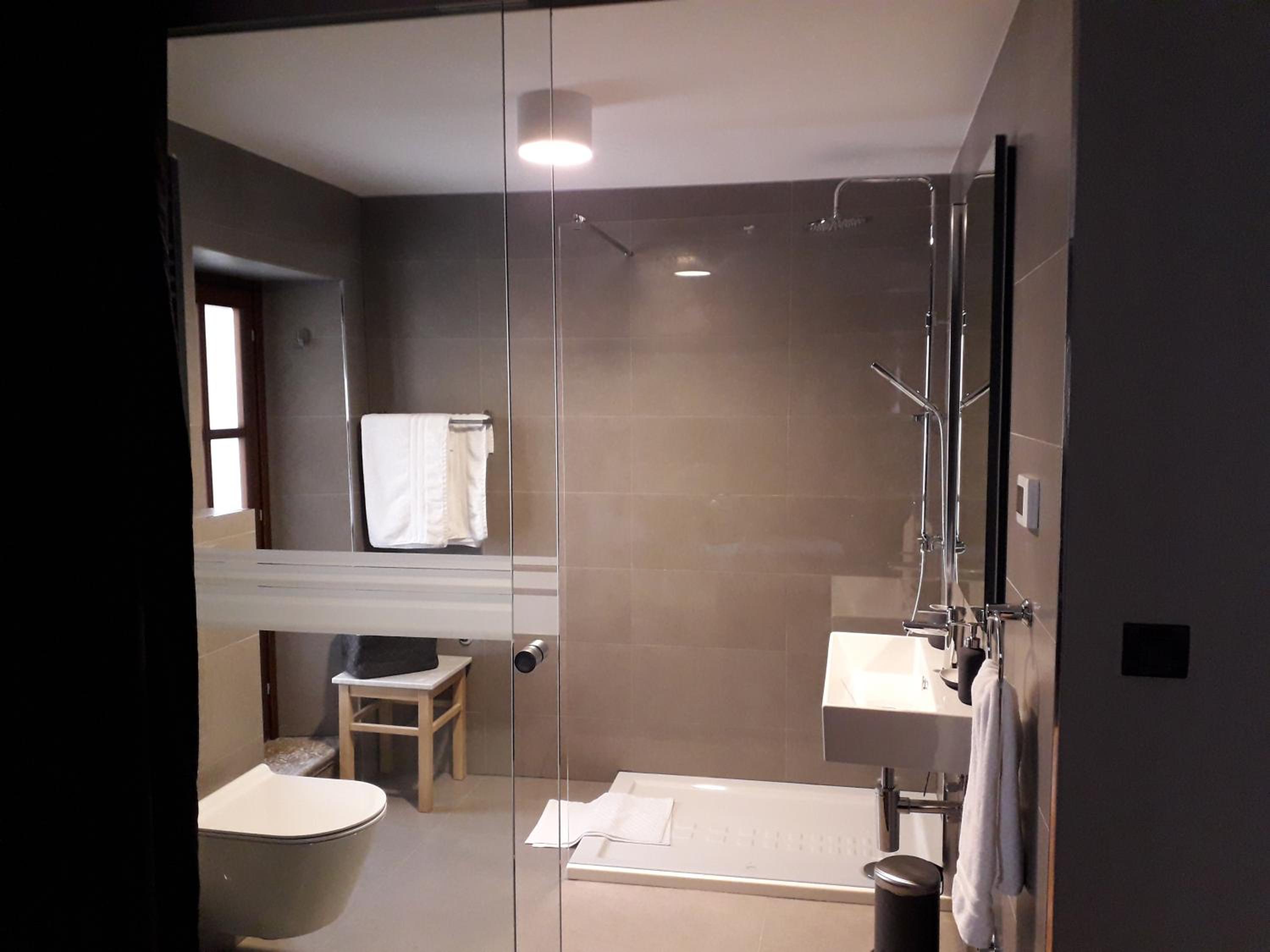 Deluxe Double or Twin Room photo 3