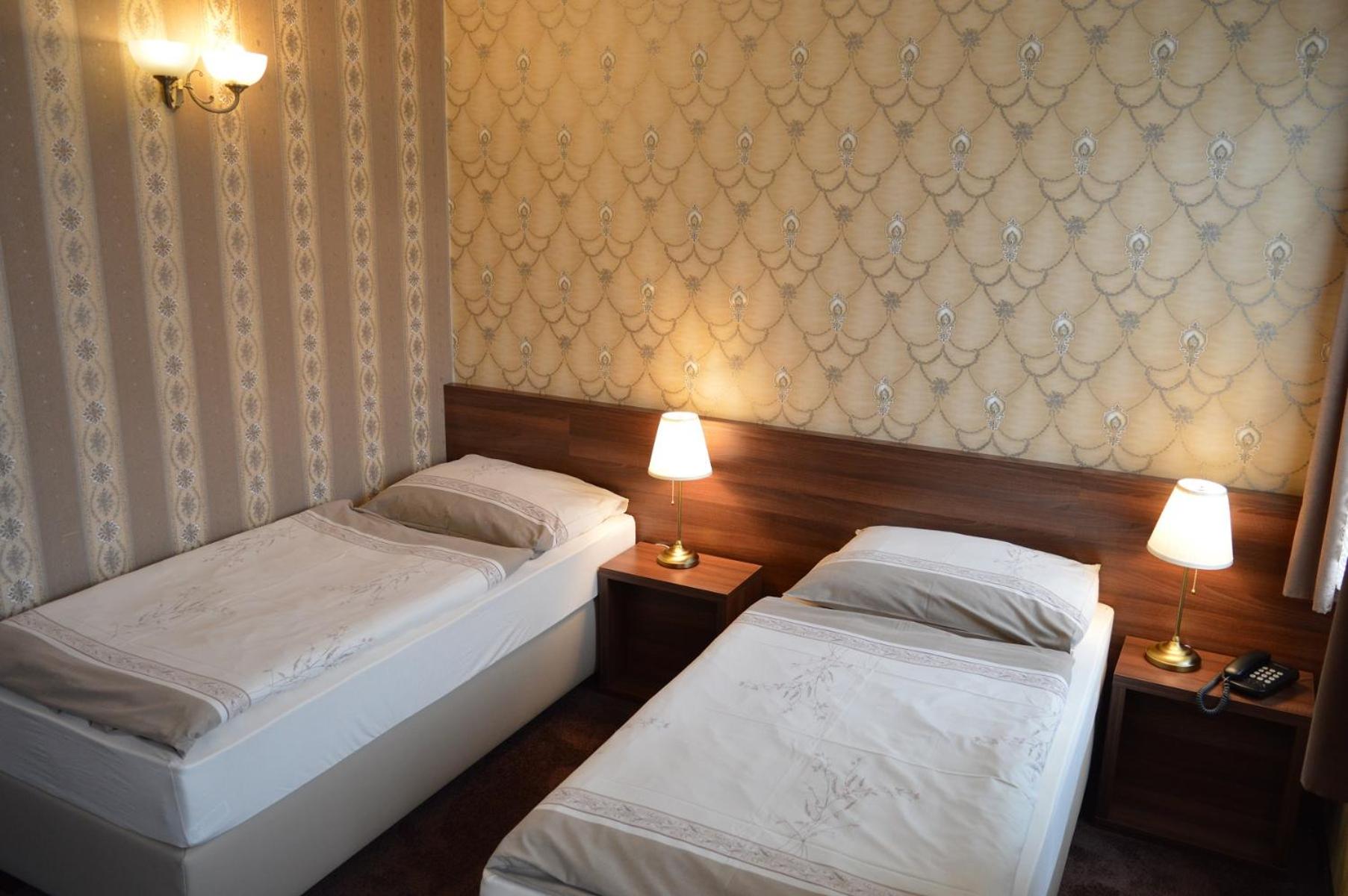 Classic Double or Twin Room - Photo 10