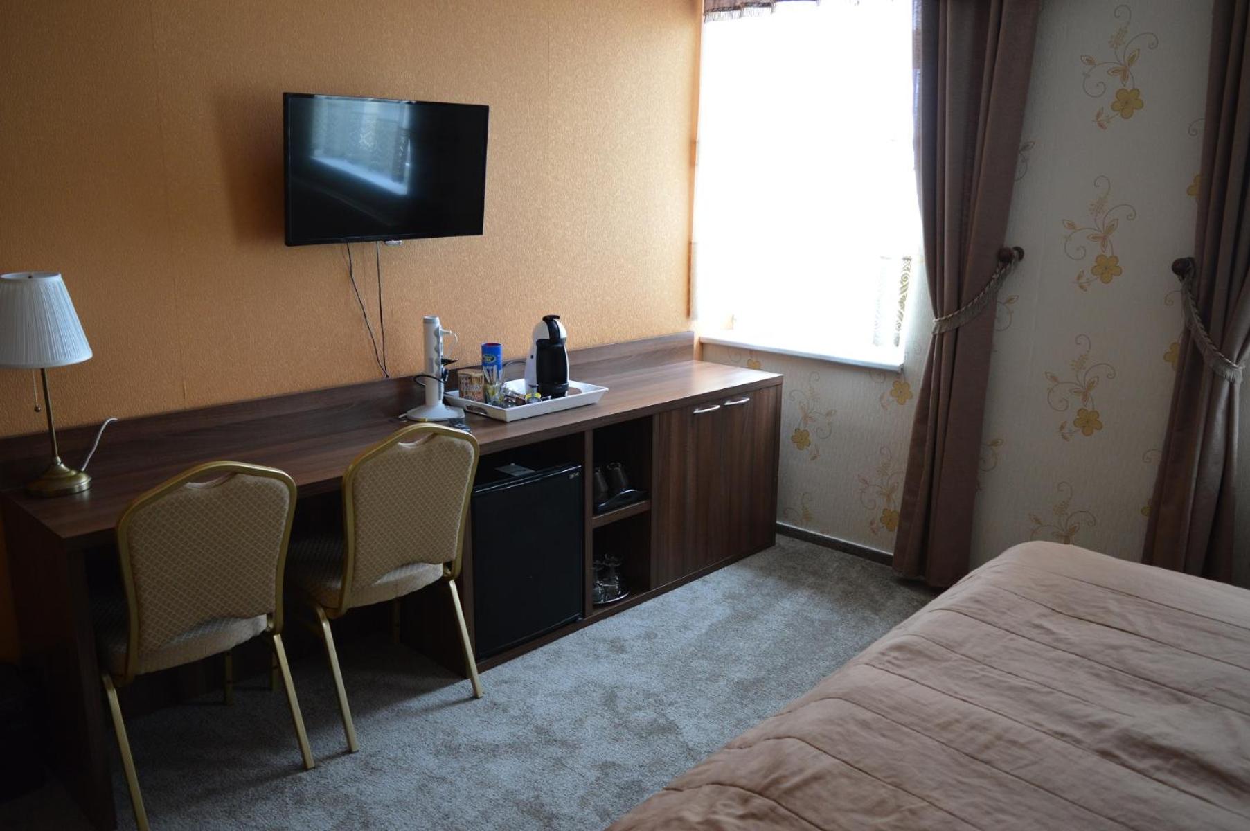 Two-Bedroom Suite - Photo 6