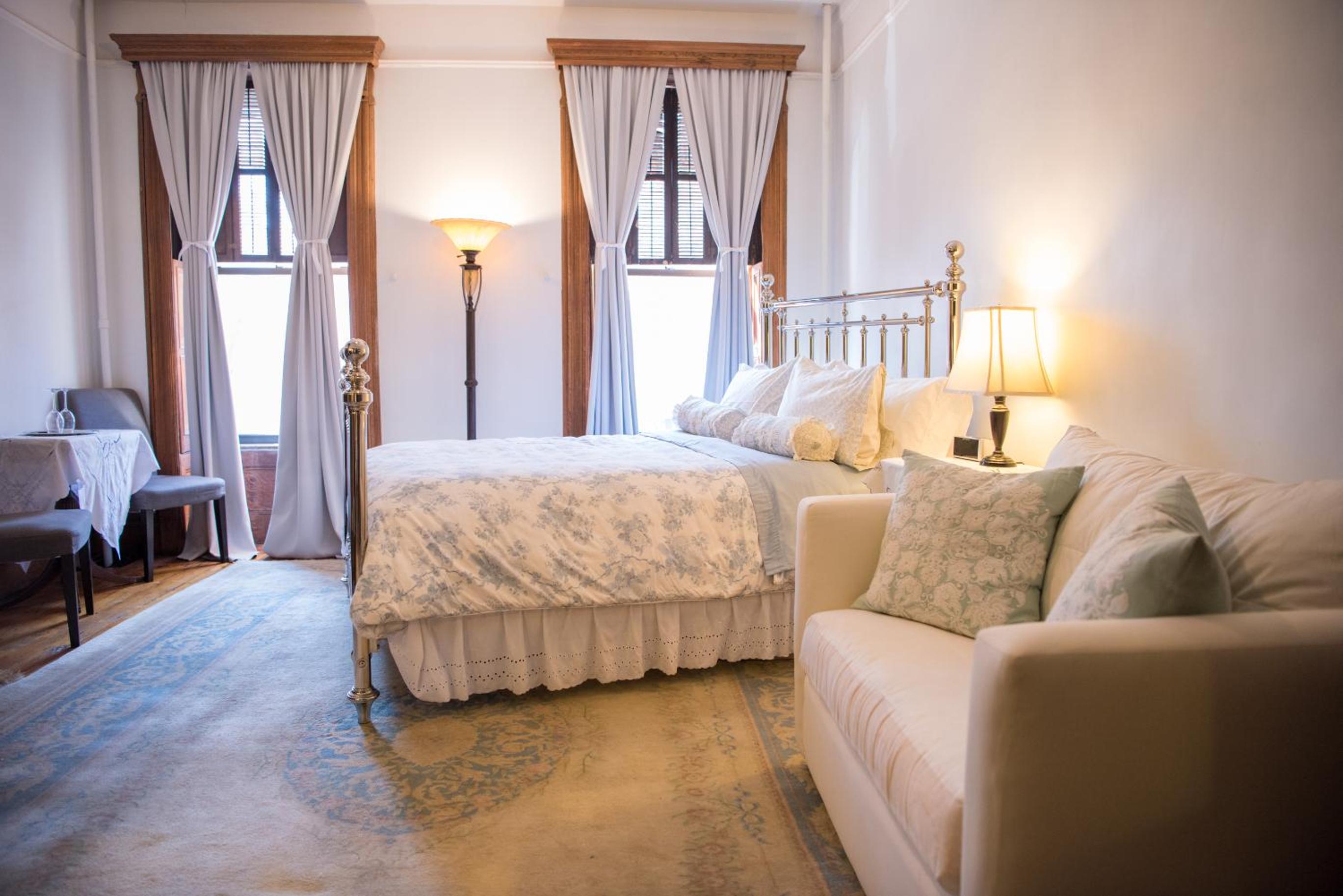 Poitier - Large Double Room photo 2