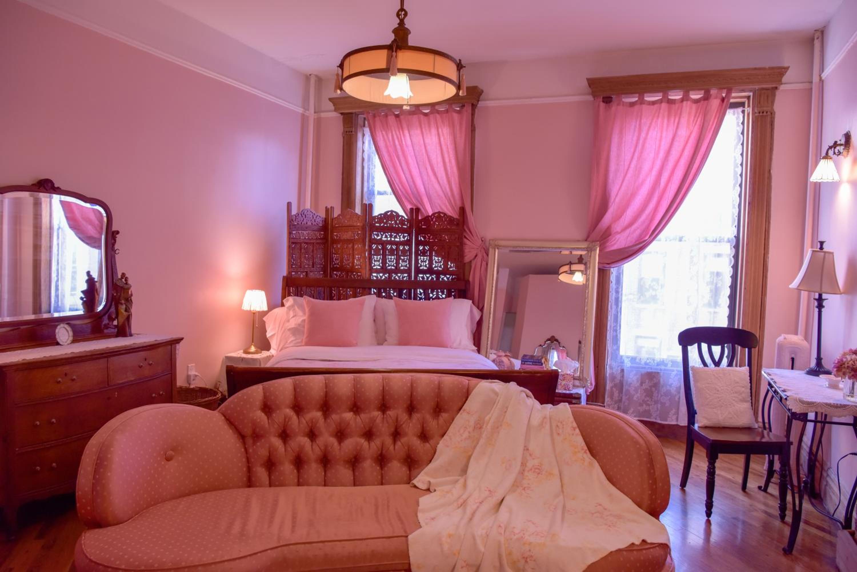 Dandridge - Double Room with Private Bathroom photo 3
