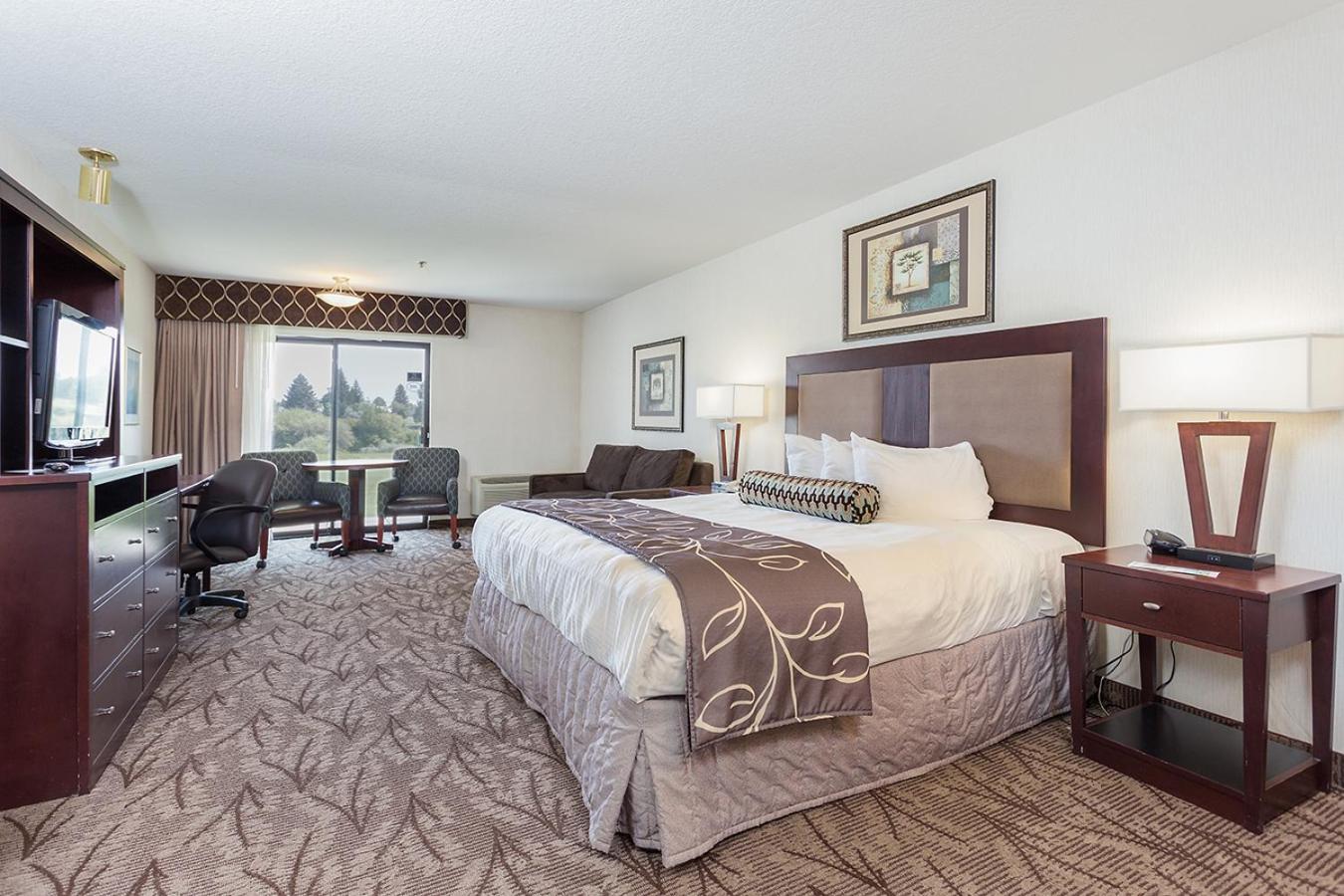 King Room With River View - Photo 1