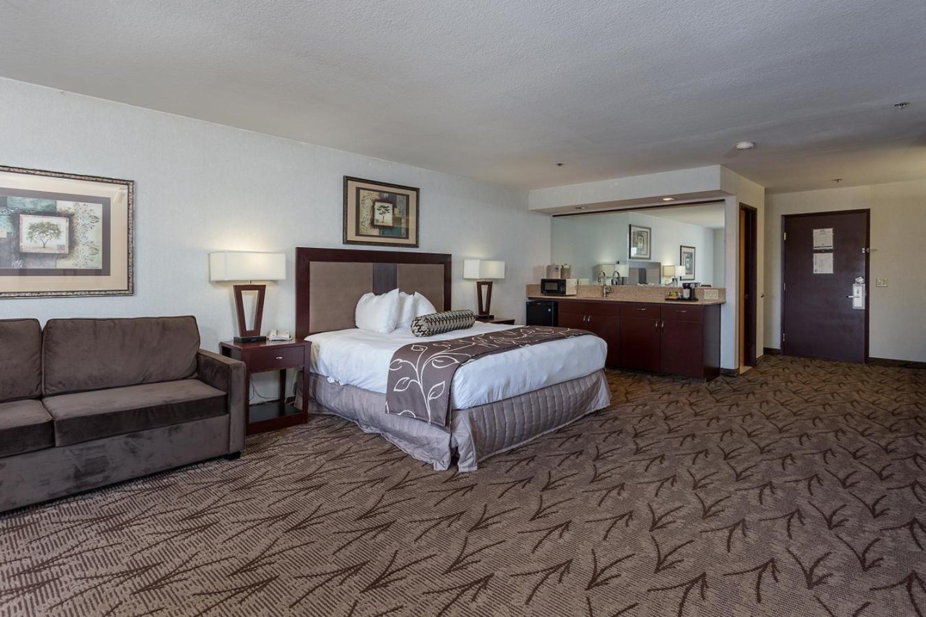 King Room With River View - Photo 3