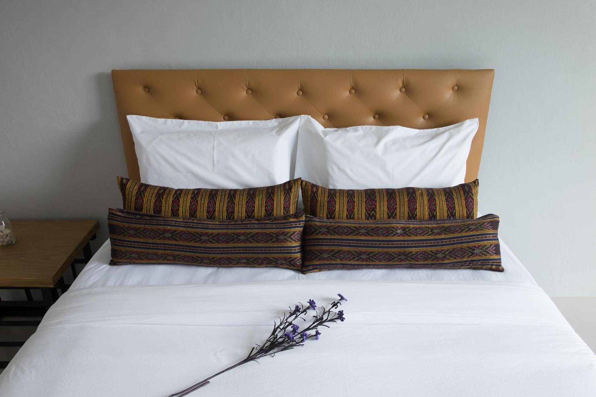 Deluxe Room - Photo 8