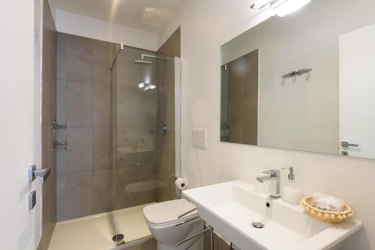 Double Room - Photo 18