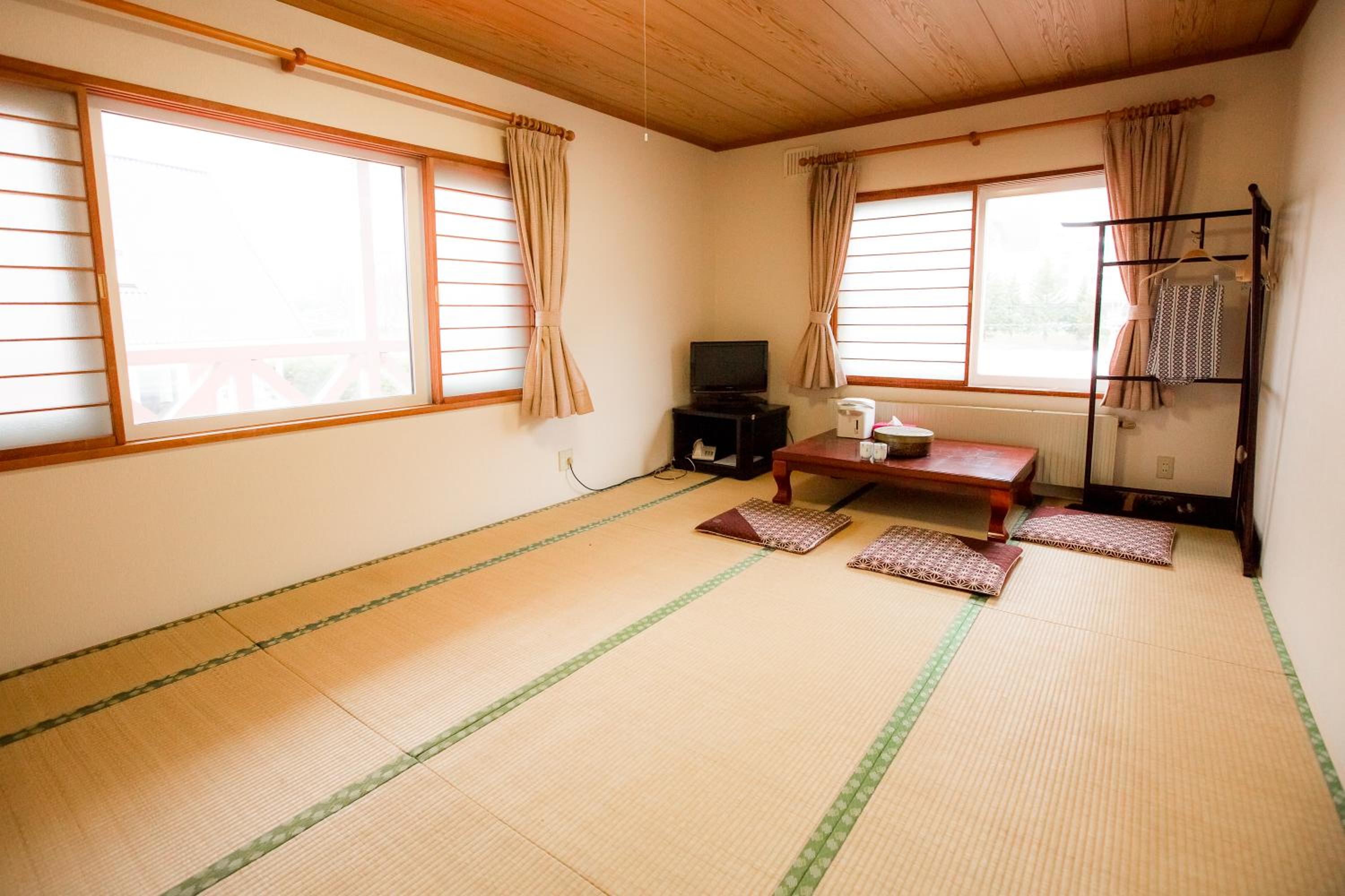 日式三人间(共用浴室)N1