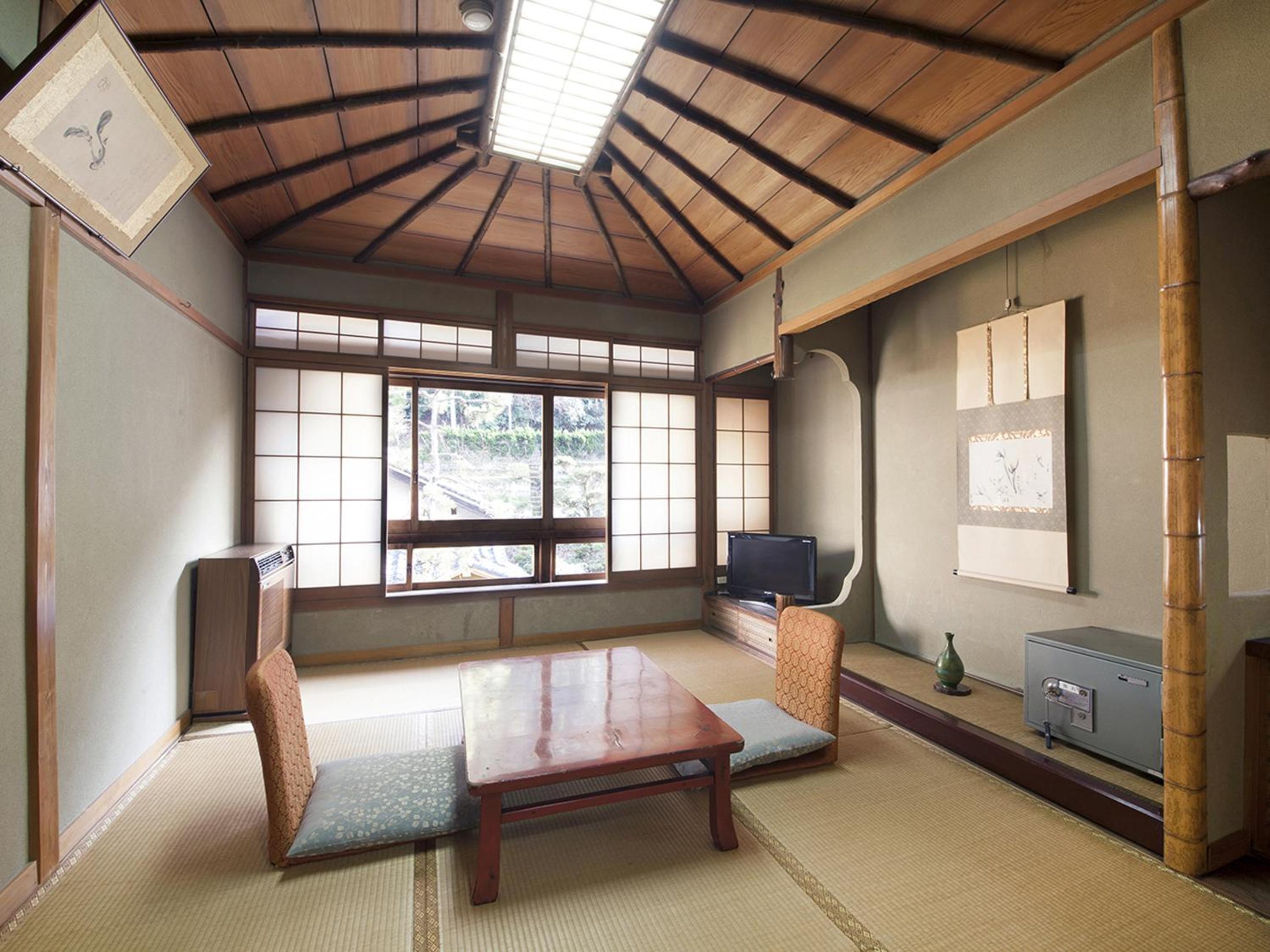 Japanese-Style Room with Shared Toilet and Bathroom photo 2