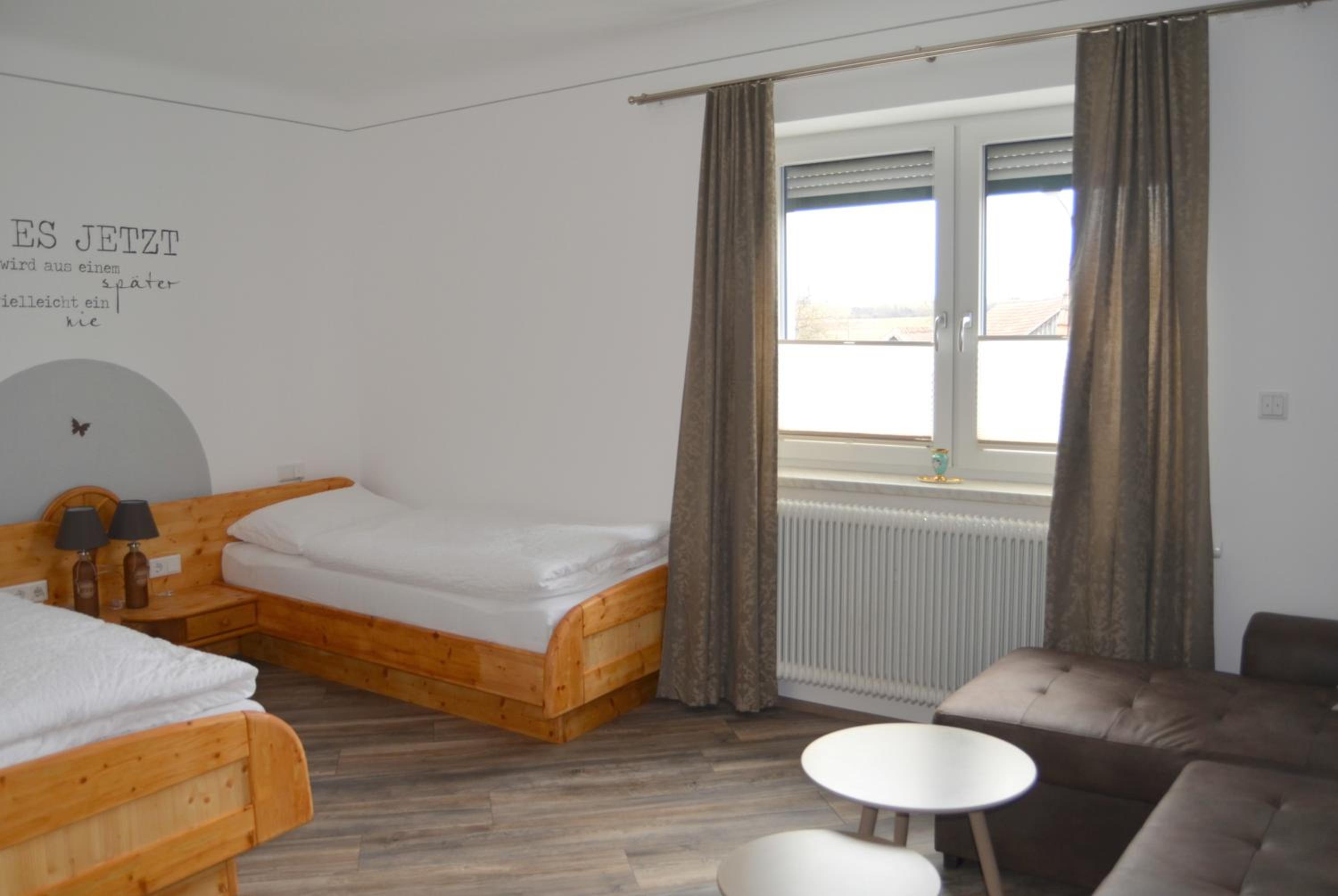 Triple Room with Private Bathroom photo 2