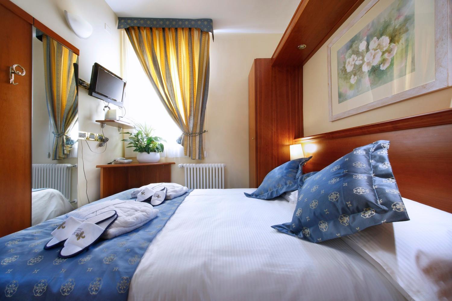 Basic Double Room photo 2