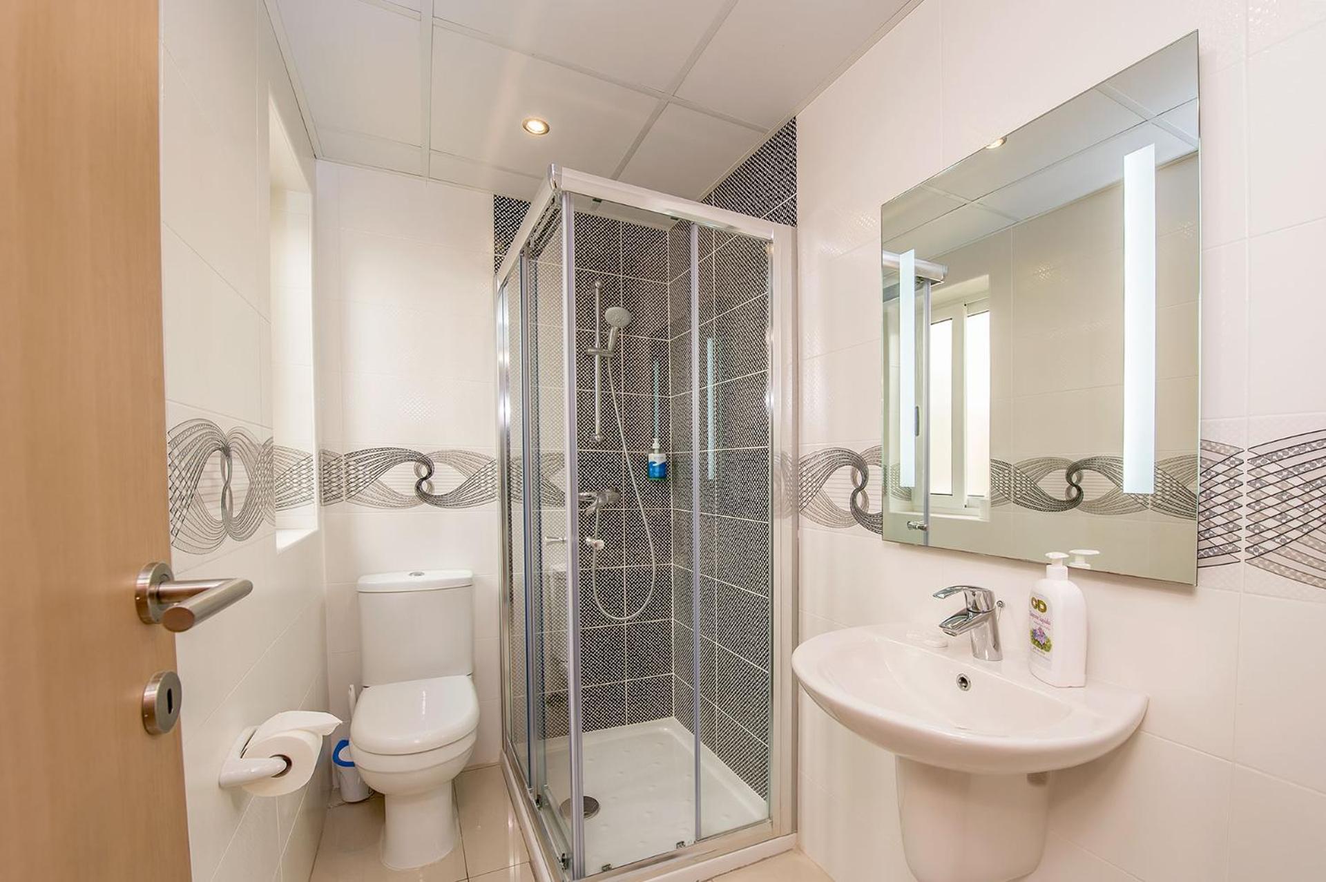 Double or Twin Room - Photo 12