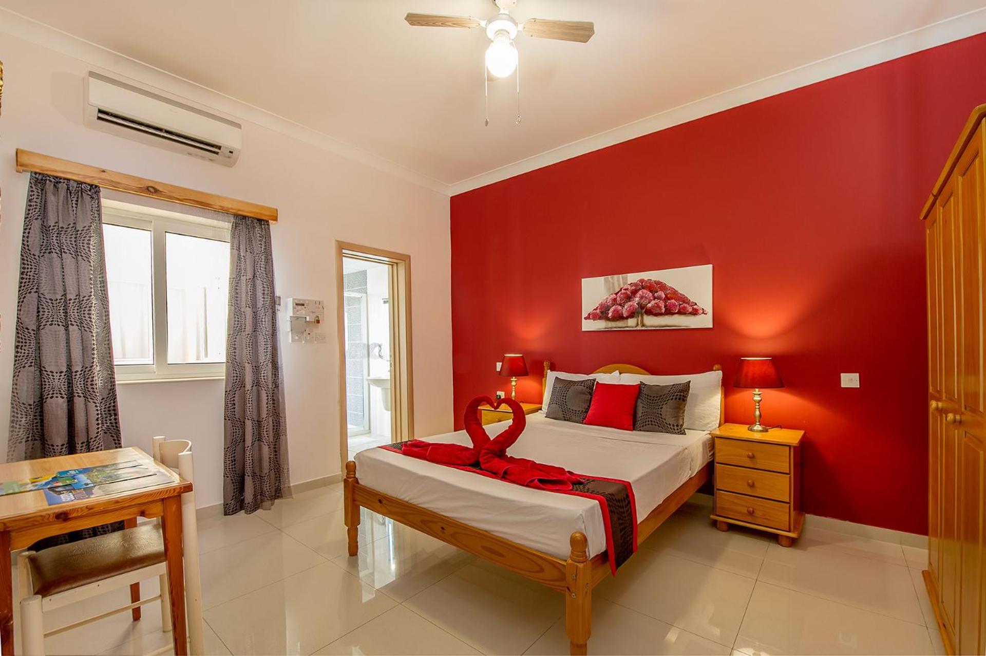 Double or Twin Room - Photo 8