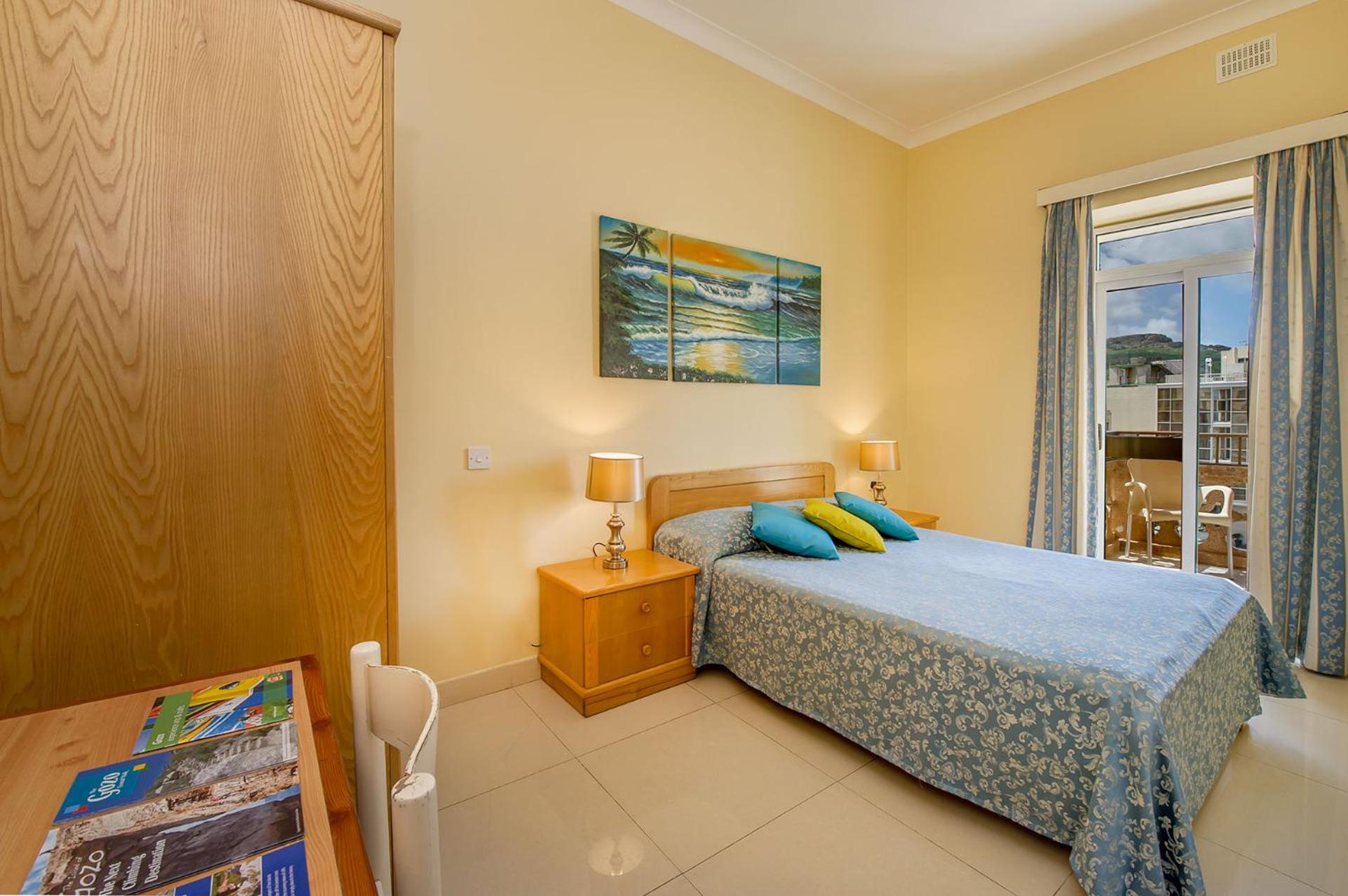 Double or Twin Room with Sea View - Photo 4