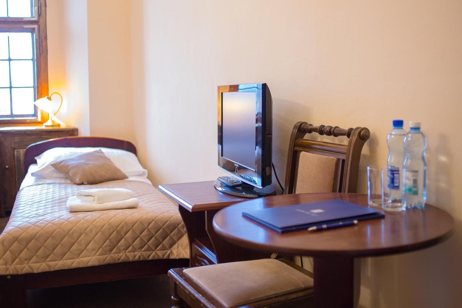 Double or Twin Room with Shared Bathroom photo 3