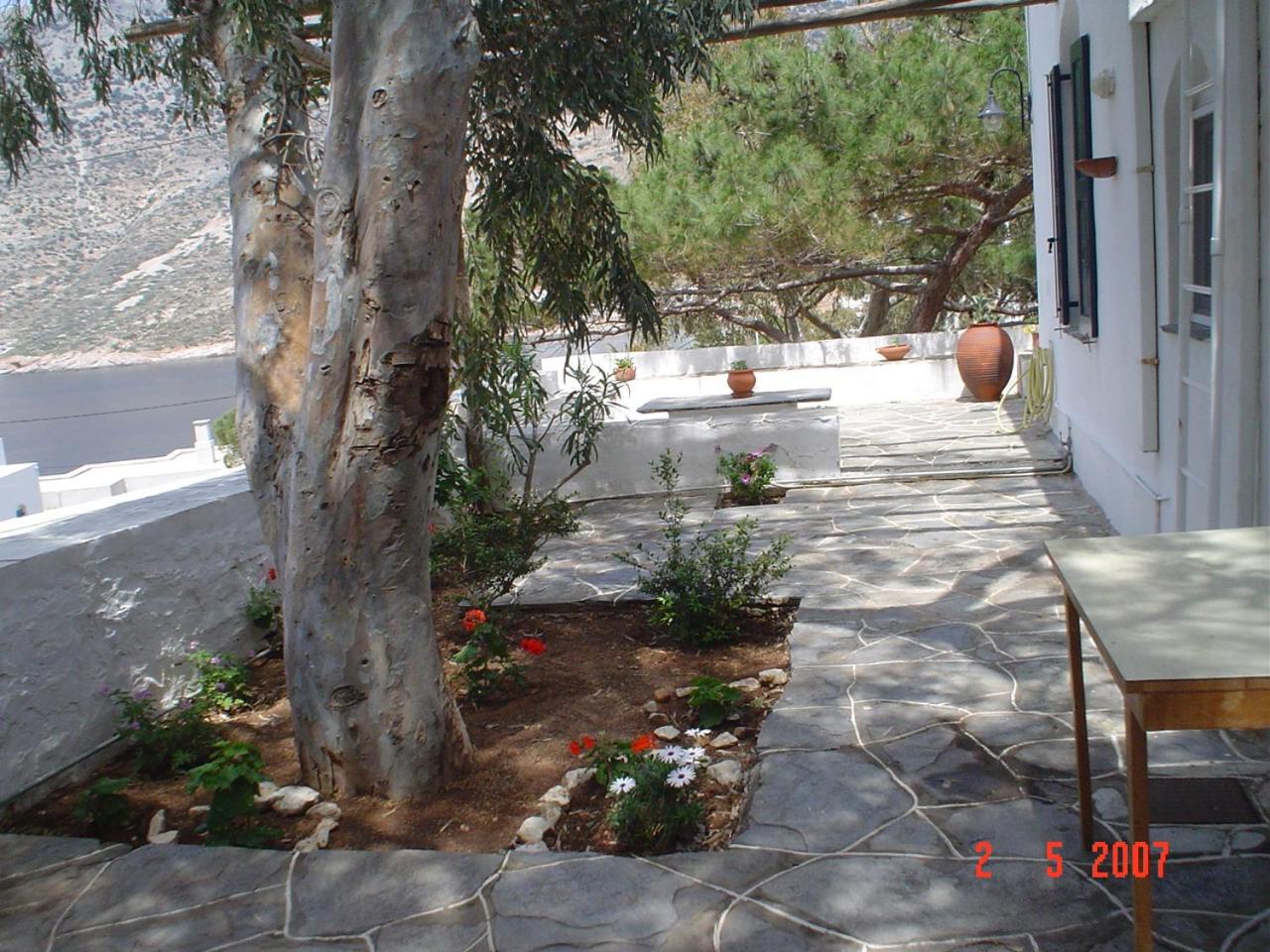 Five-Bedroom House photo 2