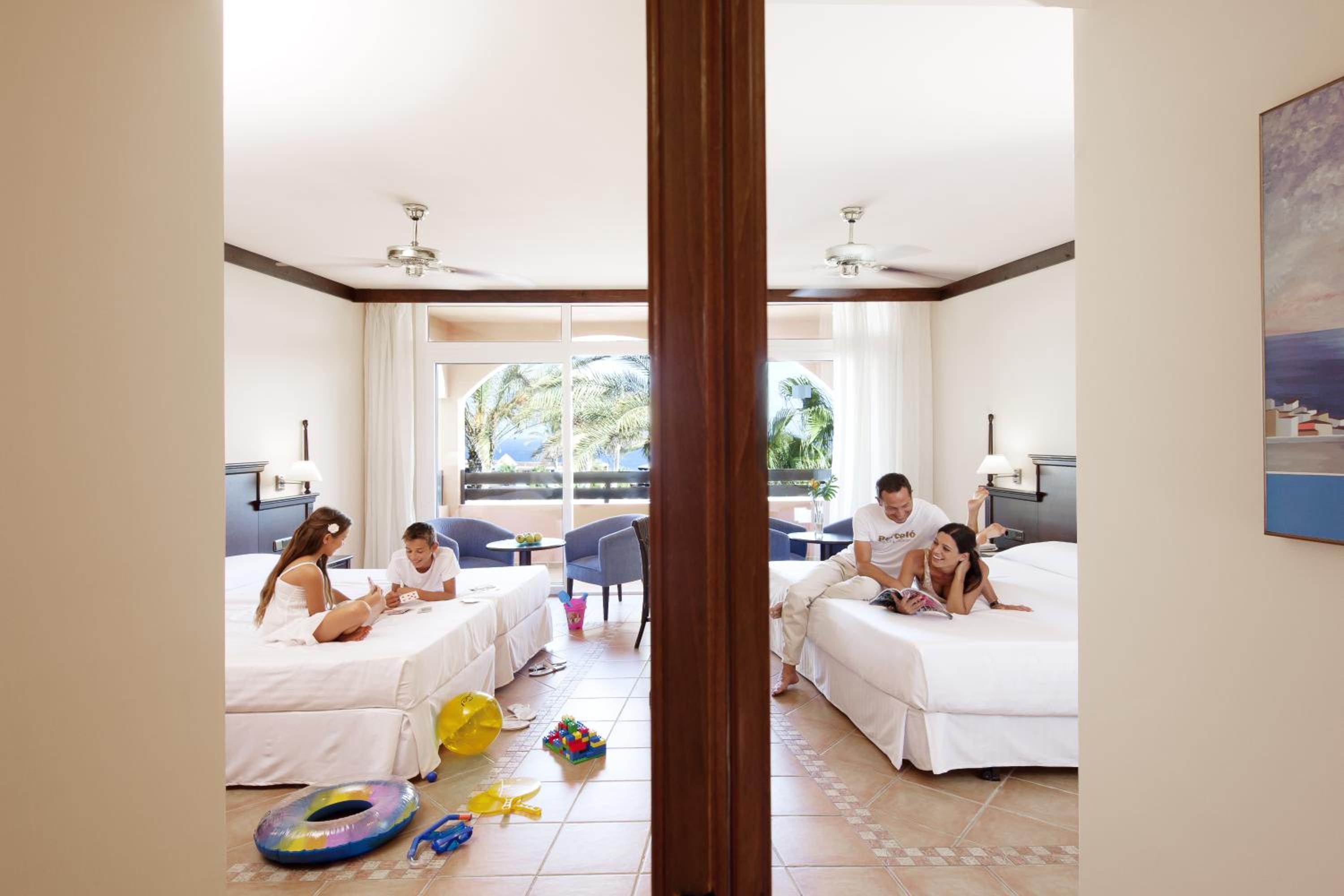 Habitación familiar con vista al mar (2 adultos + 2 niños)