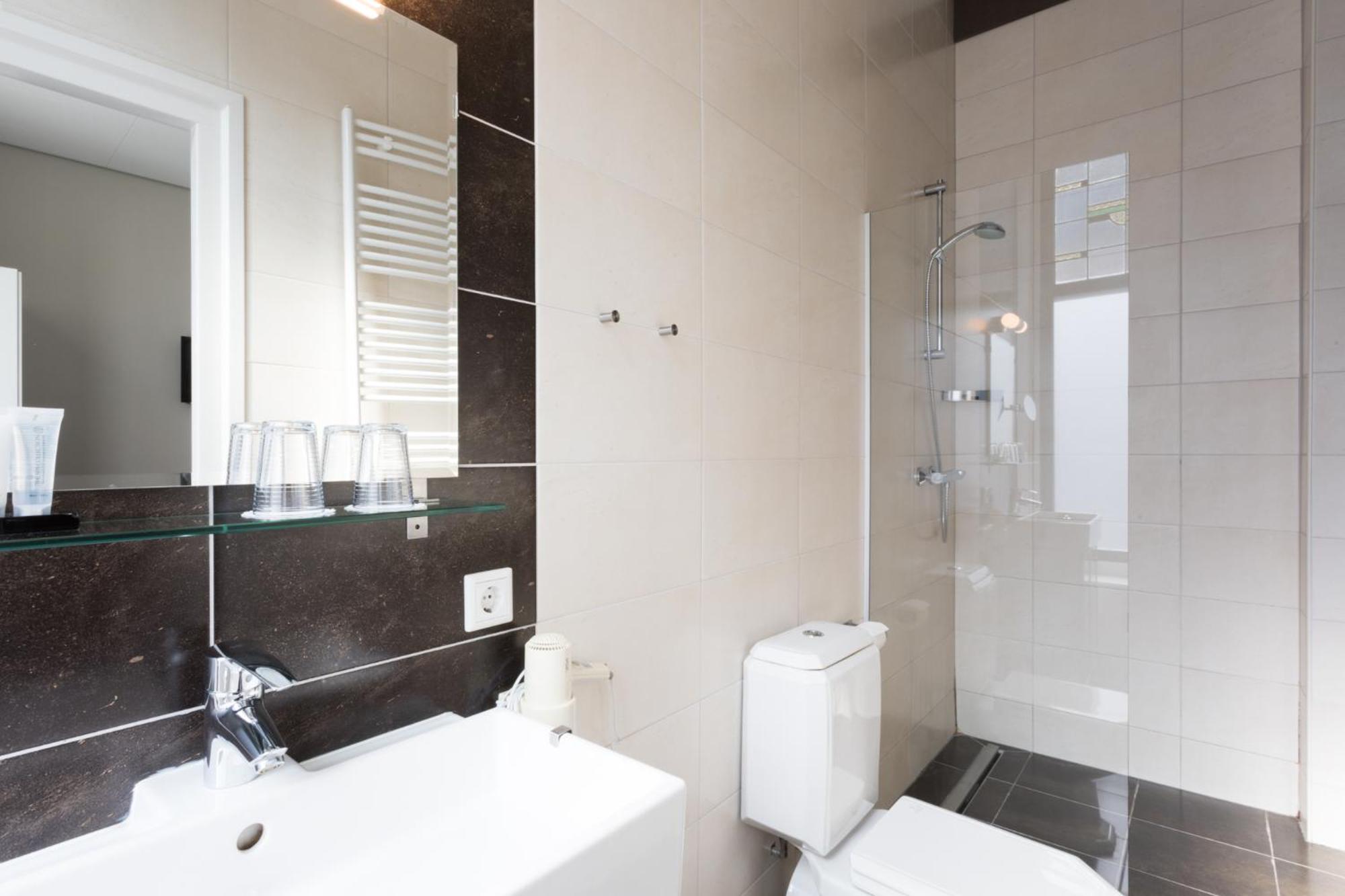 Deluxe Double Room - Photo 22